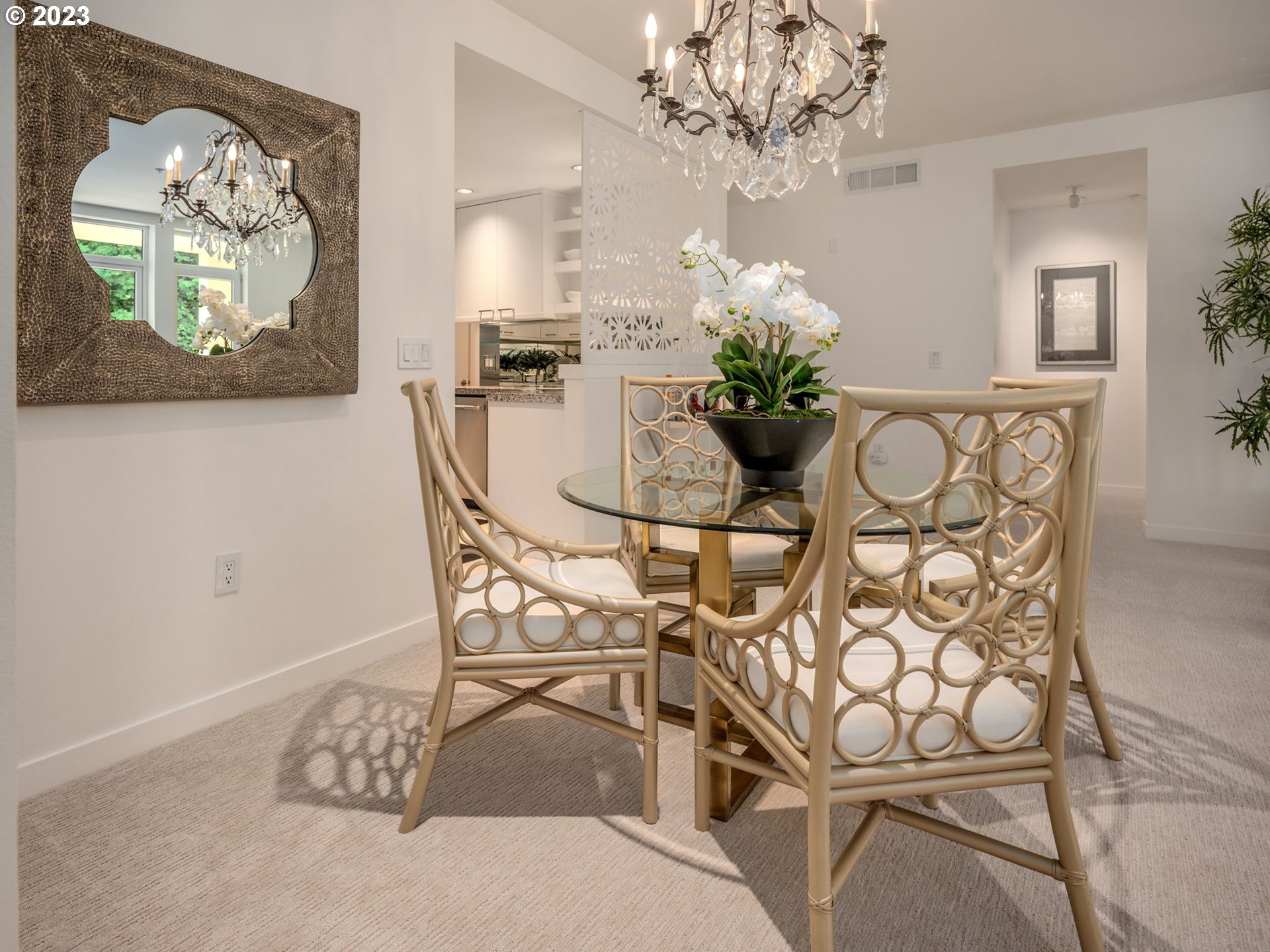 Photo #5: 23233517 Listing 