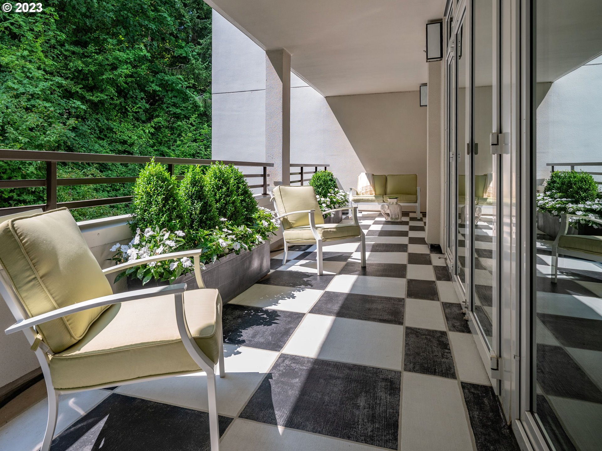 Photo #3: 23233517 Listing 