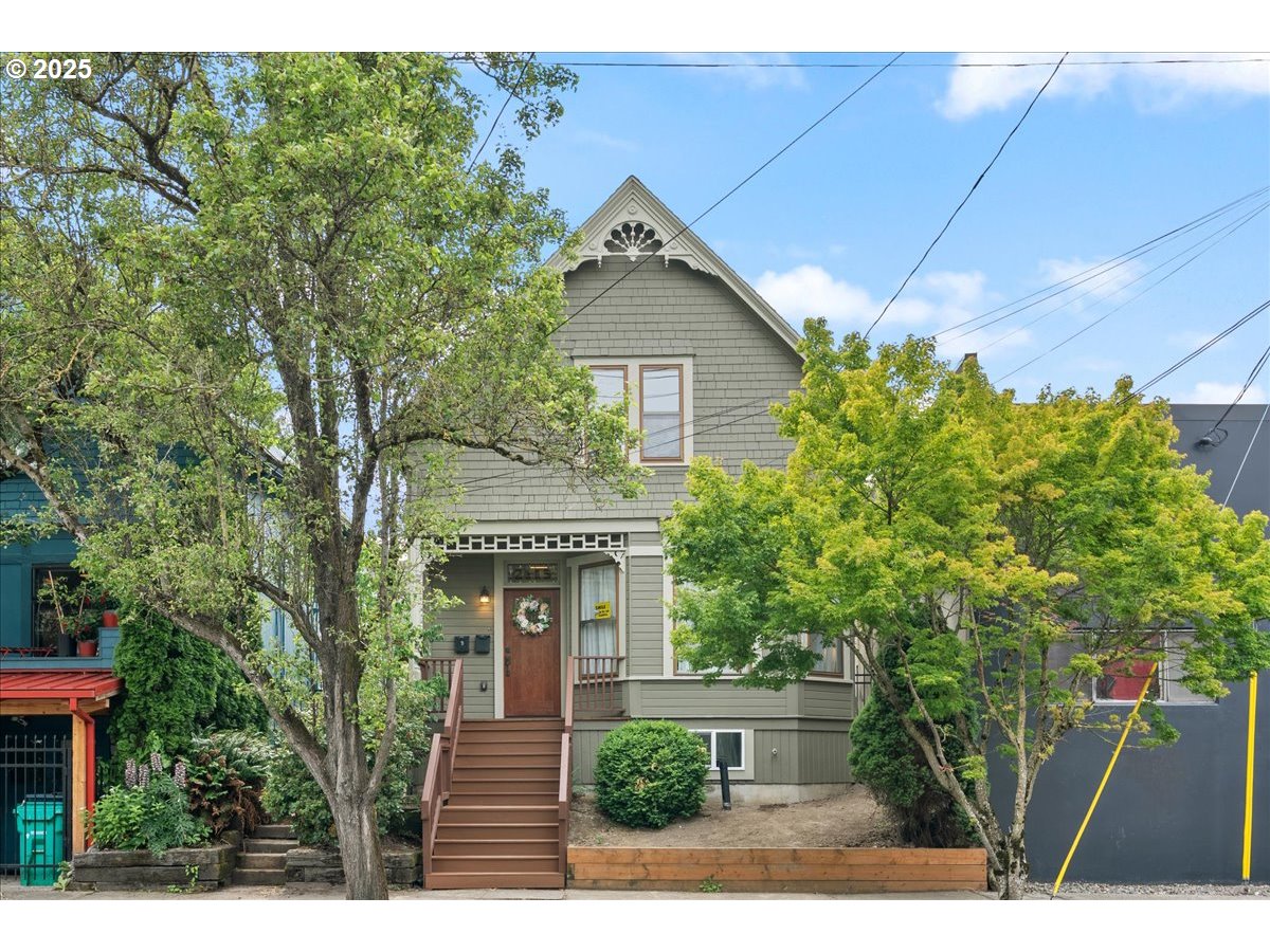This beautifully remodeled duplex in NW Portland offers modern finishes, timeless charm, and unbeatable location. Both units are vacant—perfect for owner-occupants or investors. Each unit has been thoughtfully updated, and the property includes a full basement with endless potential for storage, expansion, or added value. Steps to restaurants, boutiques, and public transit, this turn-key property is a rare find in one of the city’s most unique neighborhoods.