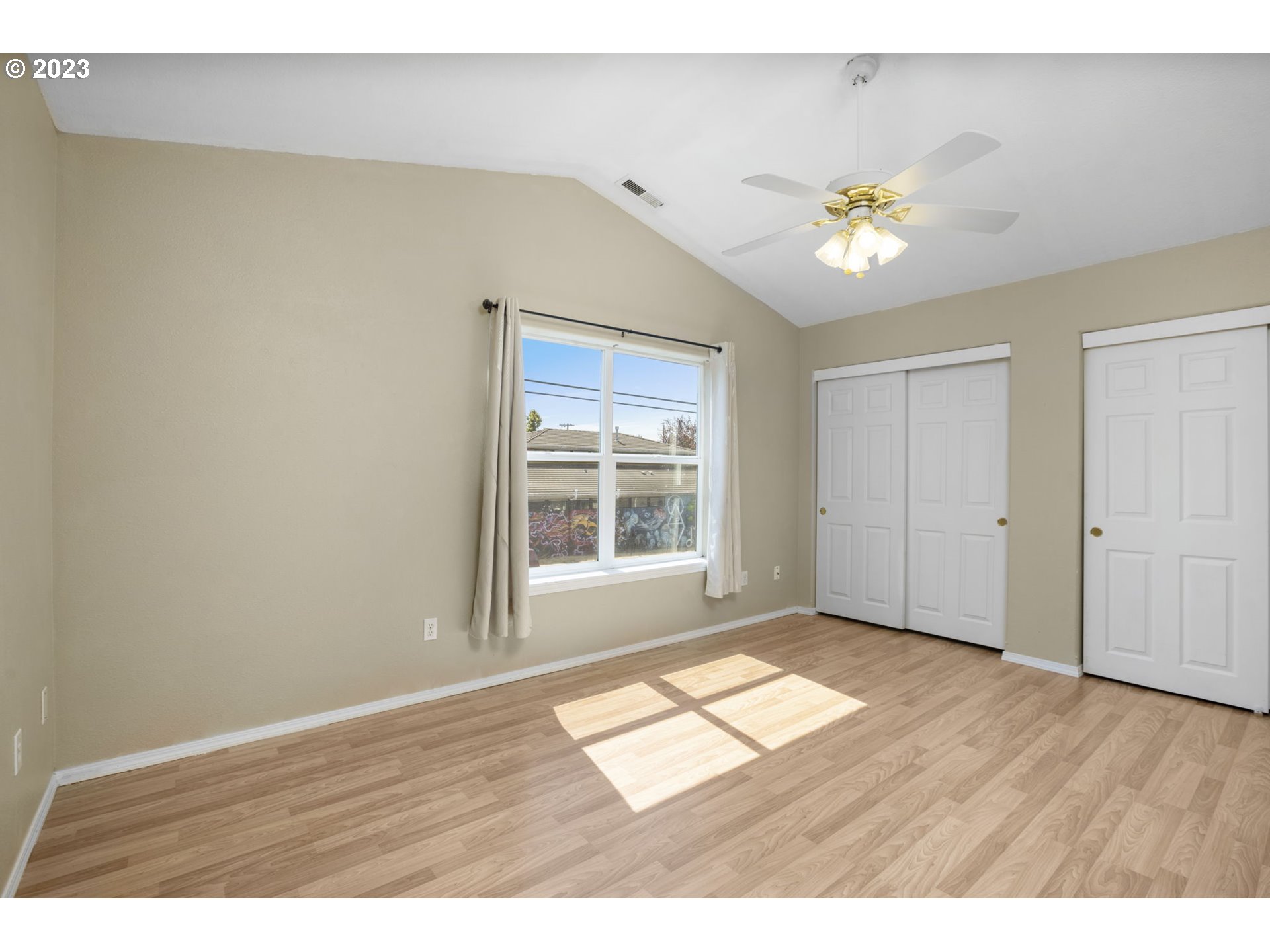 Photo #6: 23235498 Listing 