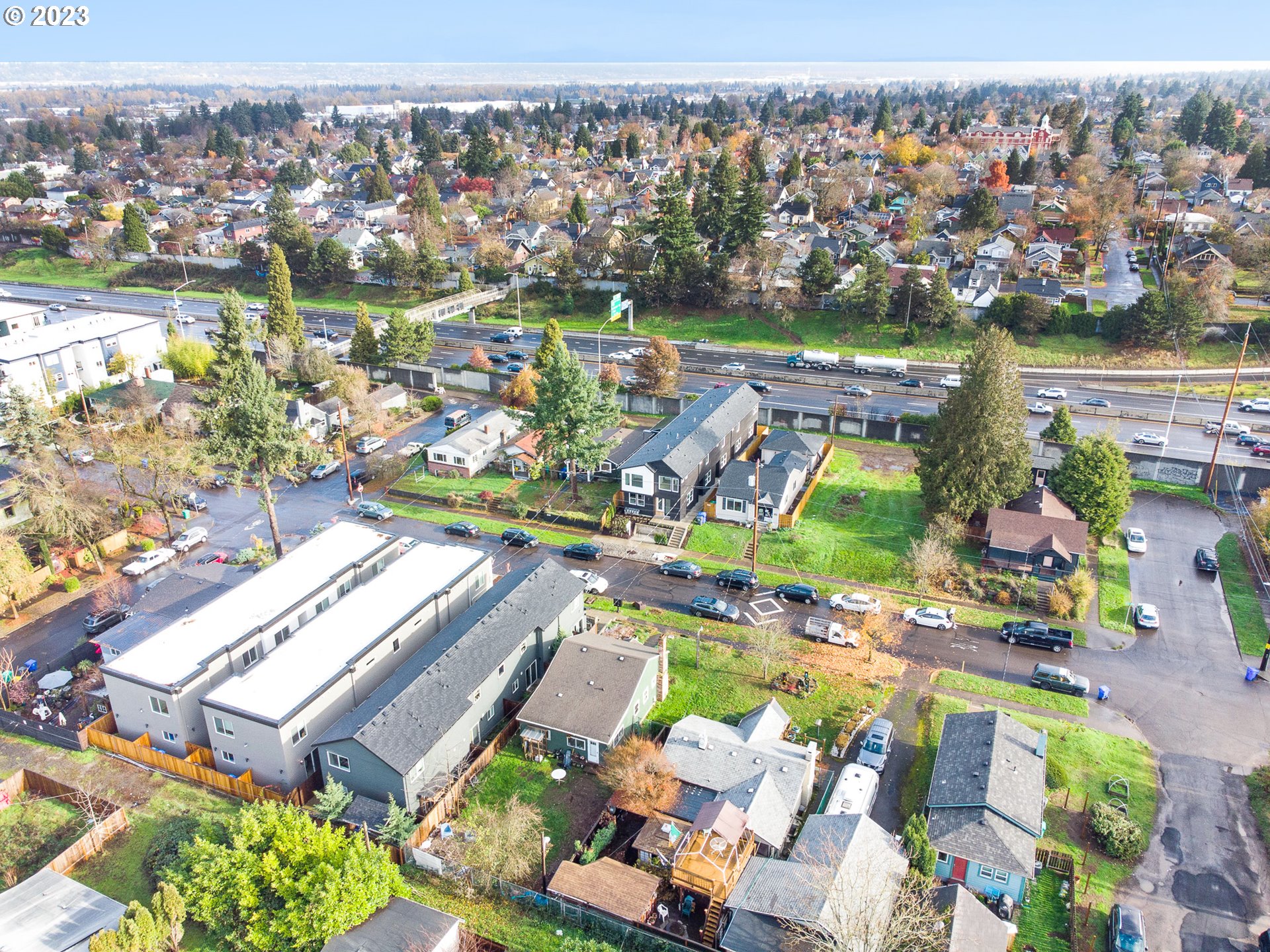 Photo #2: 23236855 Listing 