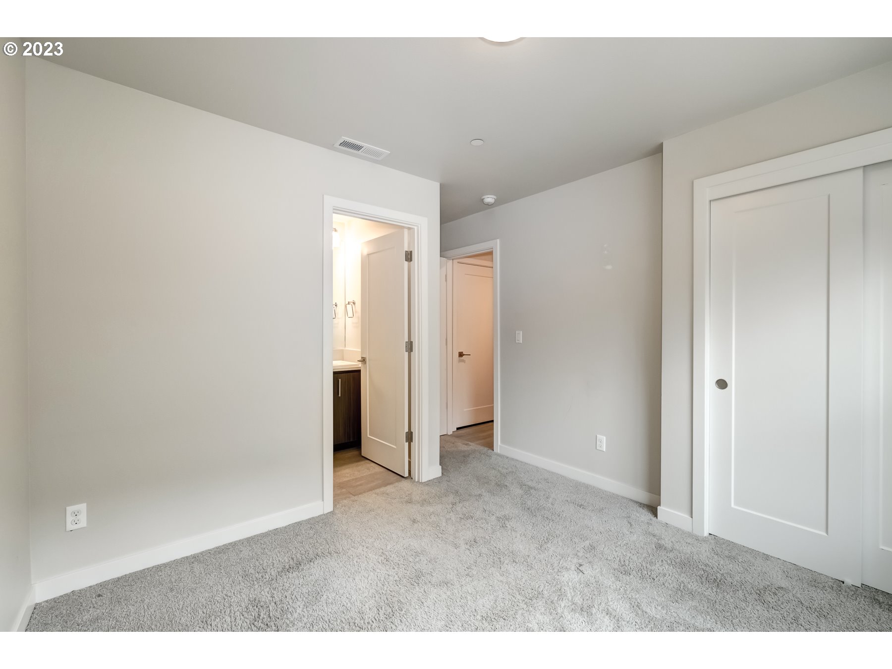 Photo #6: 23242134 Listing 