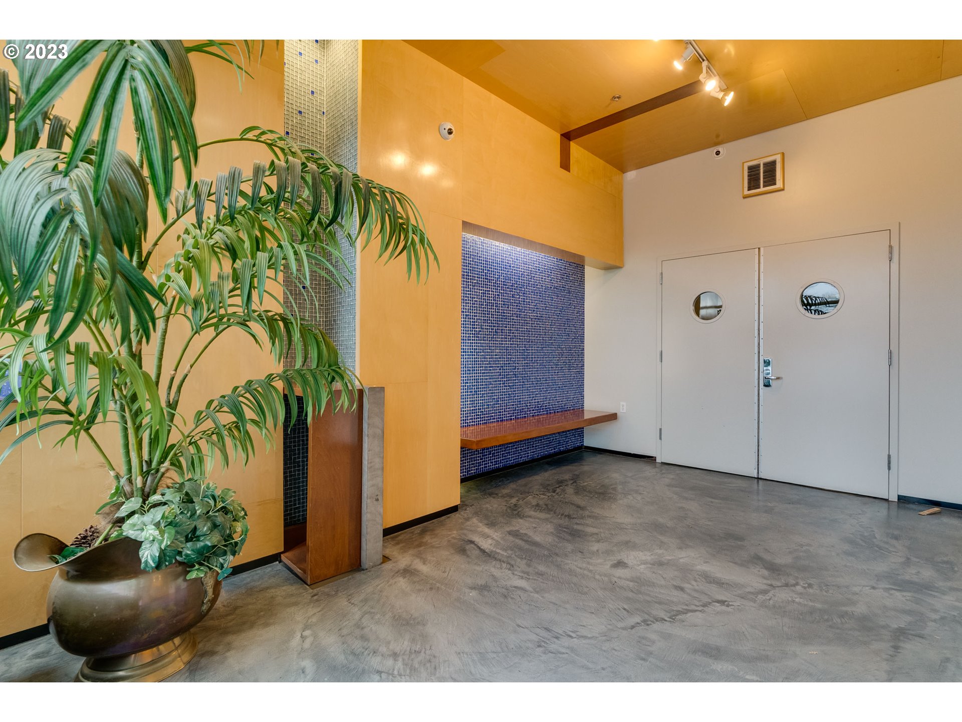 Photo #2: 23247047 Listing 