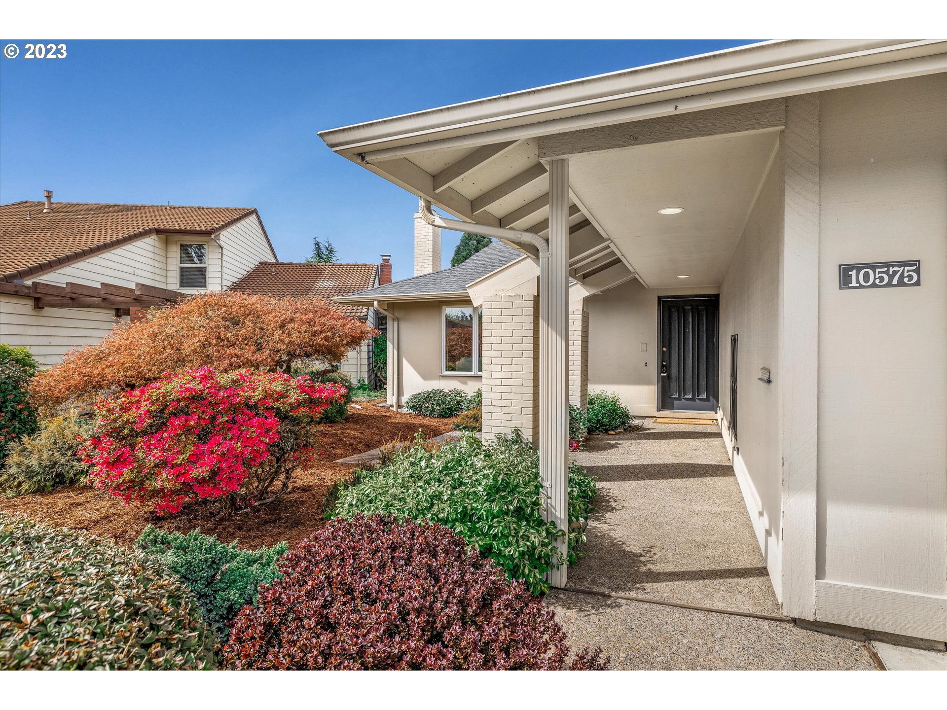 10575 SW CENTURY OAK DR Portland, OR 97224