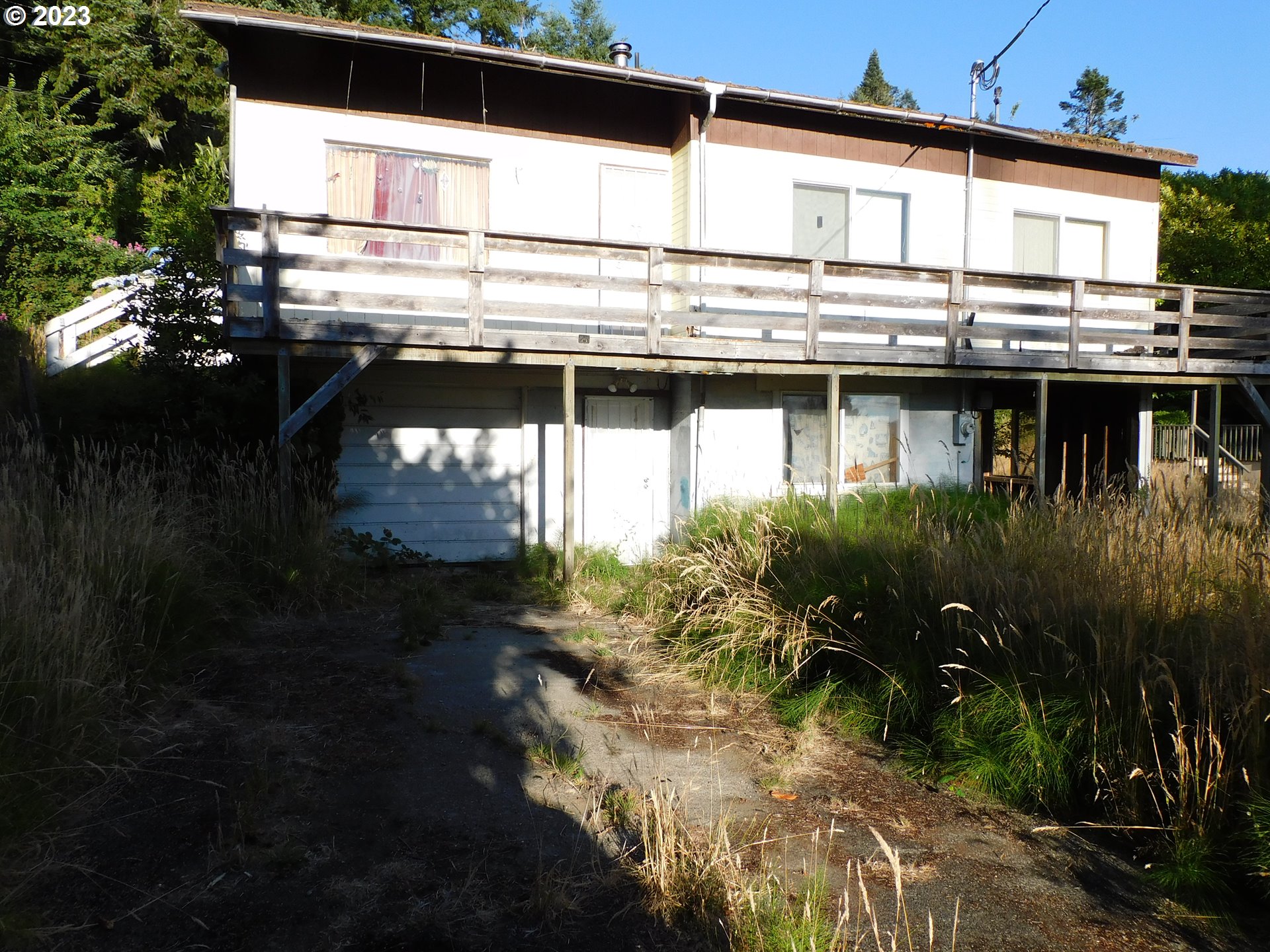945 E 5TH ST, Coquille, OR 97423