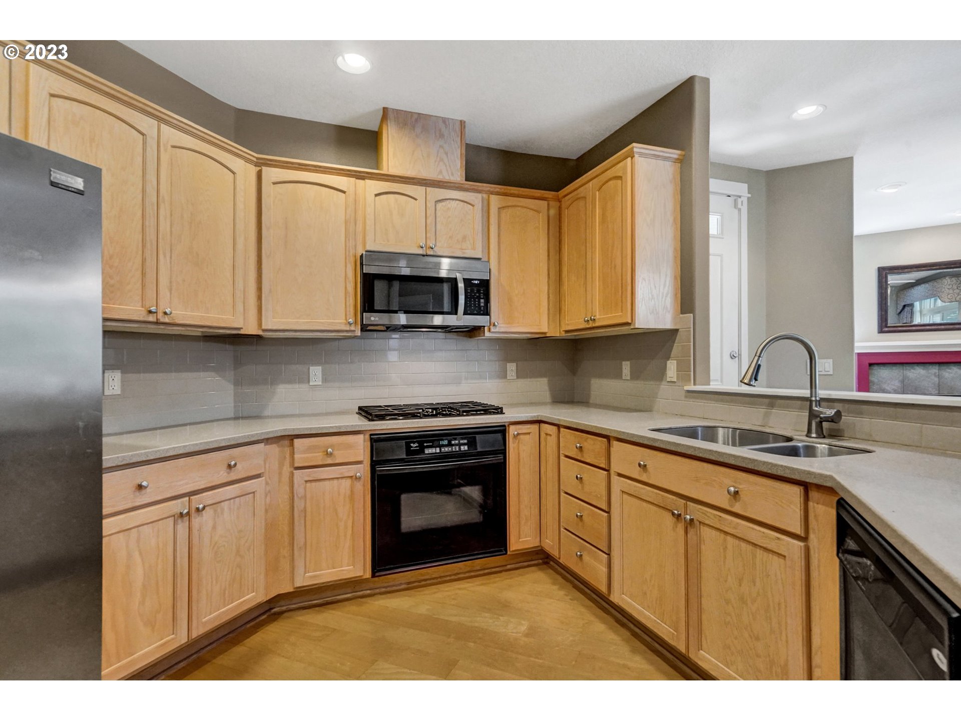 Photo #4: 23253808 Listing 