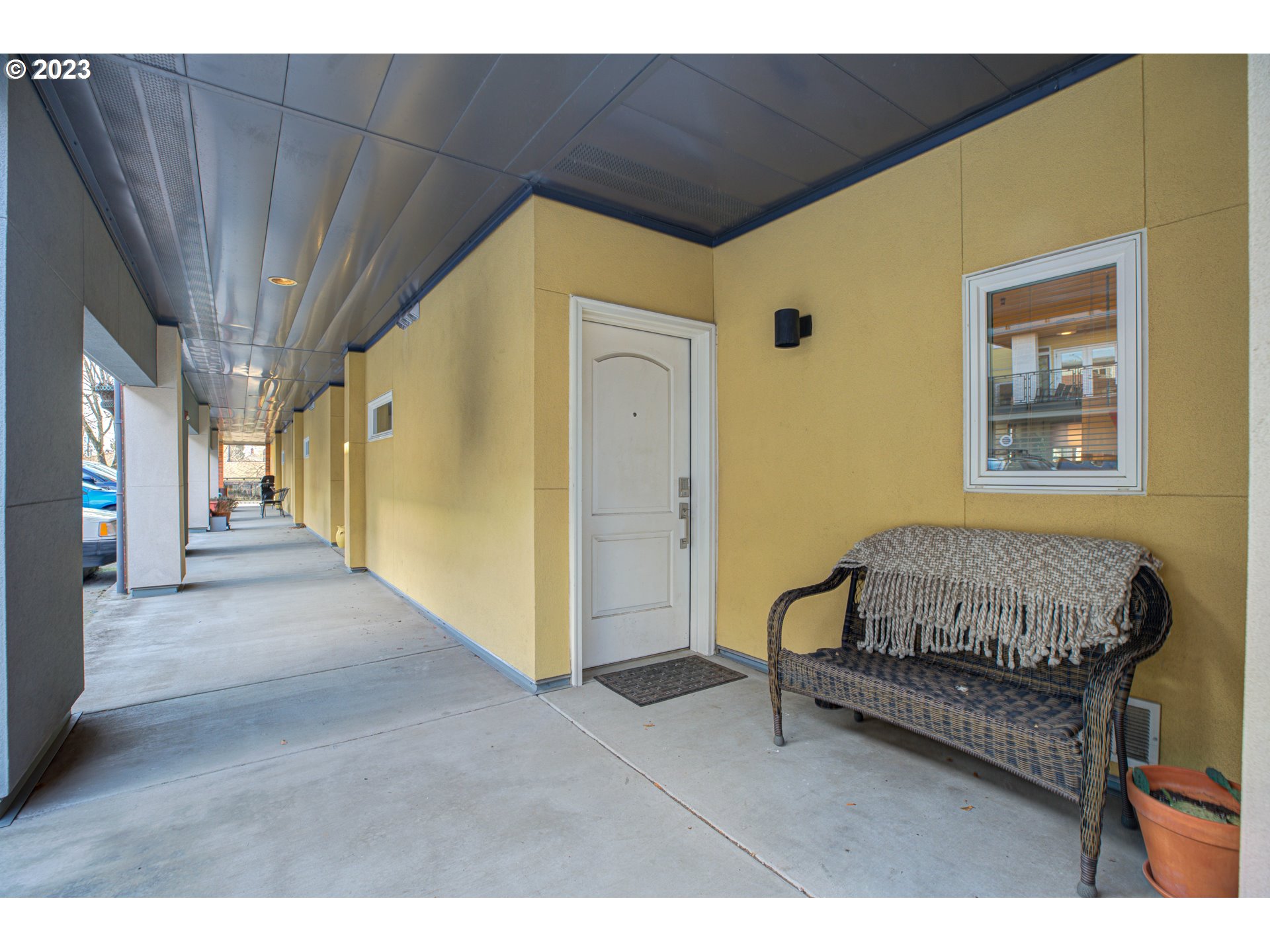 Photo #2: 23253921 Listing 
