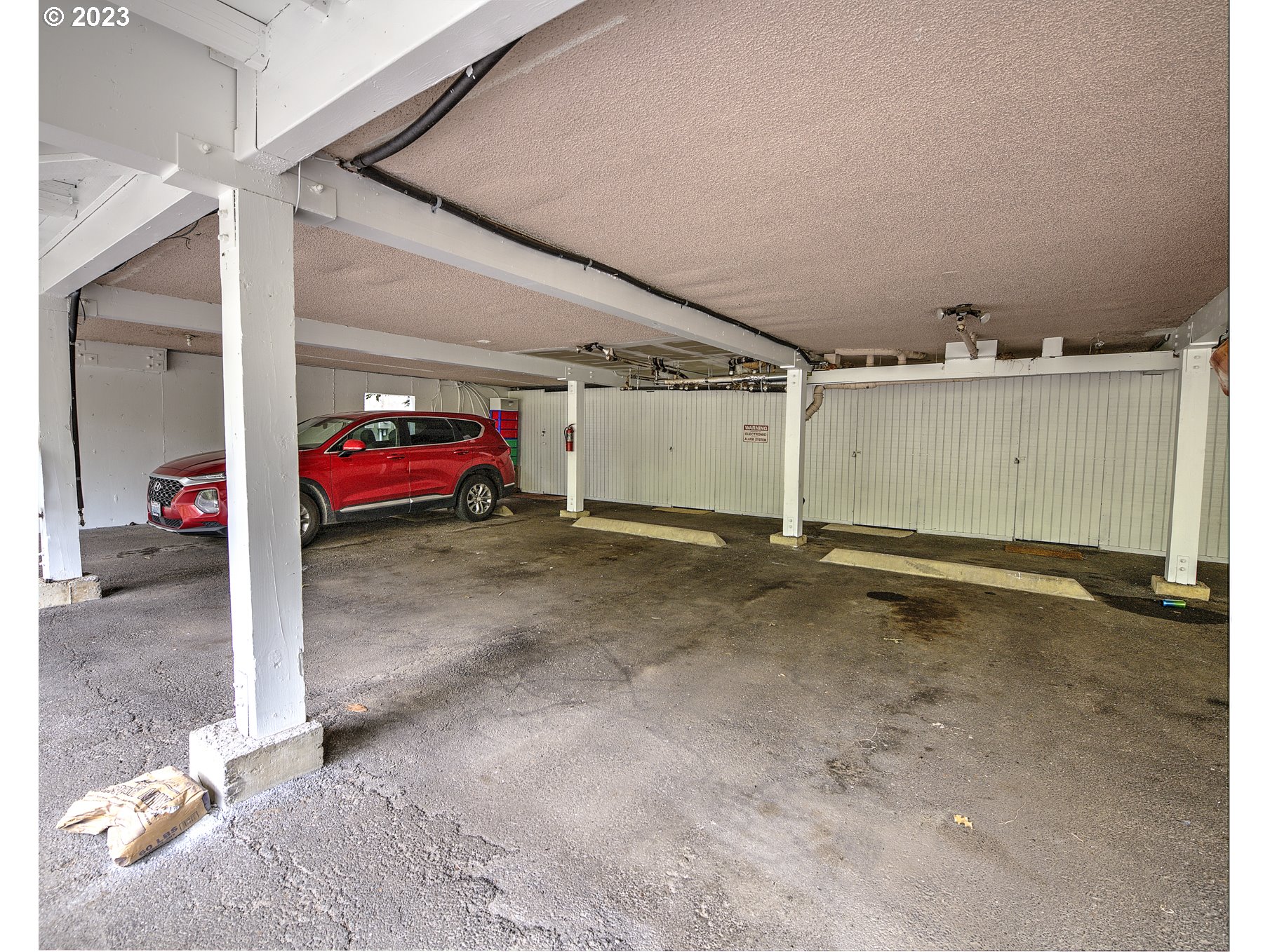 Photo #2: 23256335 Listing 