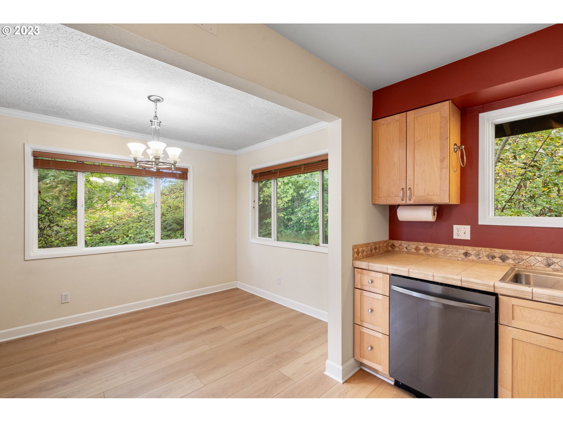 Photo #14: 23257418 Listing 