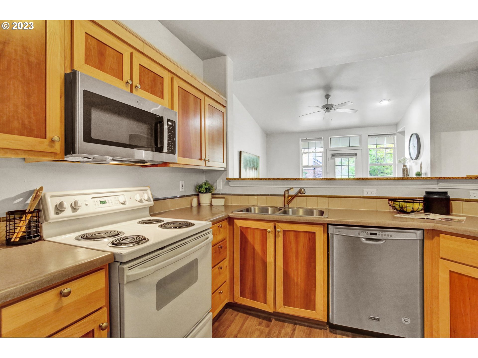 Photo #2: 23259210 Listing 