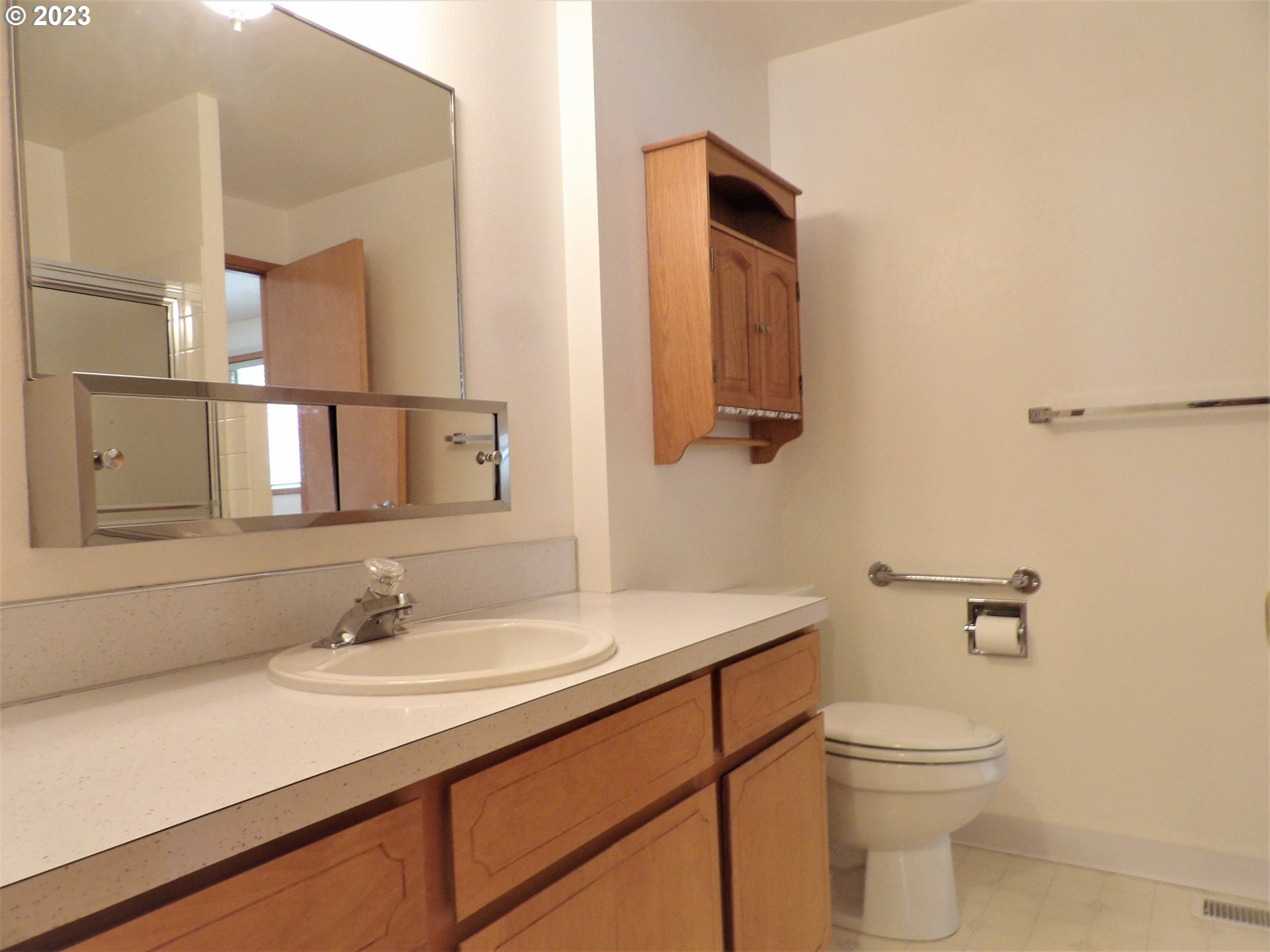 Photo #4: 23262151 Listing 