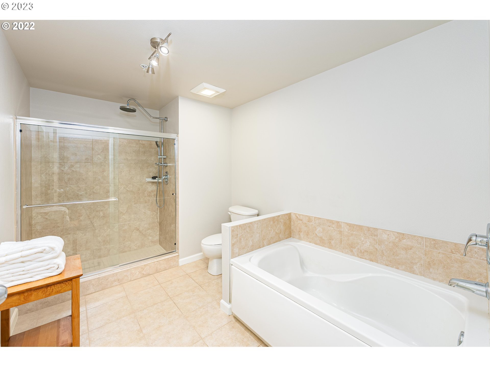 Photo #23: 23262528 Listing: Photo #23