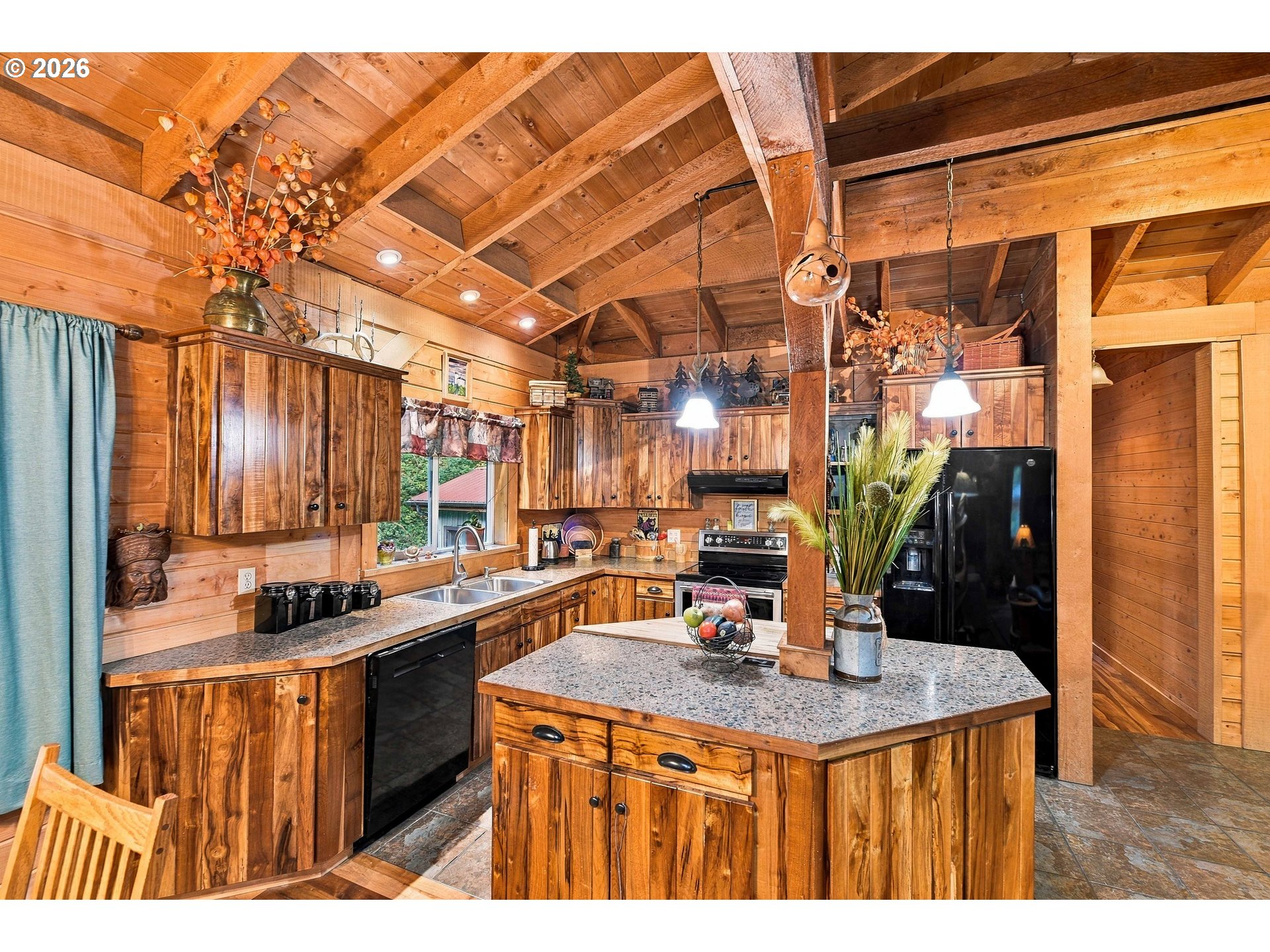 51256 SALMON GULCH RD, Myrtle Point, OR 97458