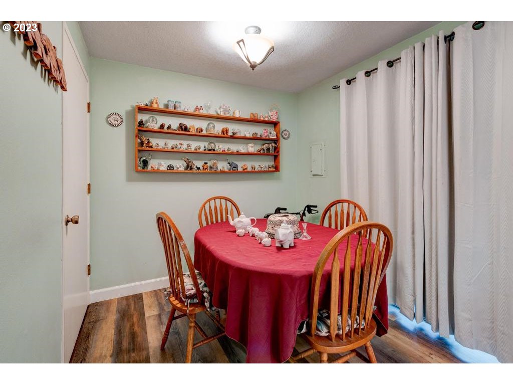 Photo #5: 23267279 Listing 