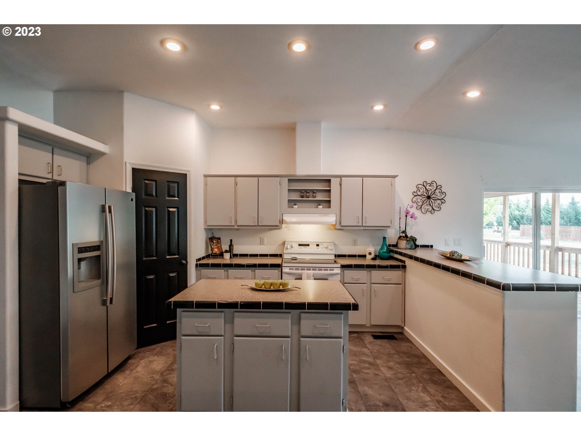 37041 ROCK HILL DR