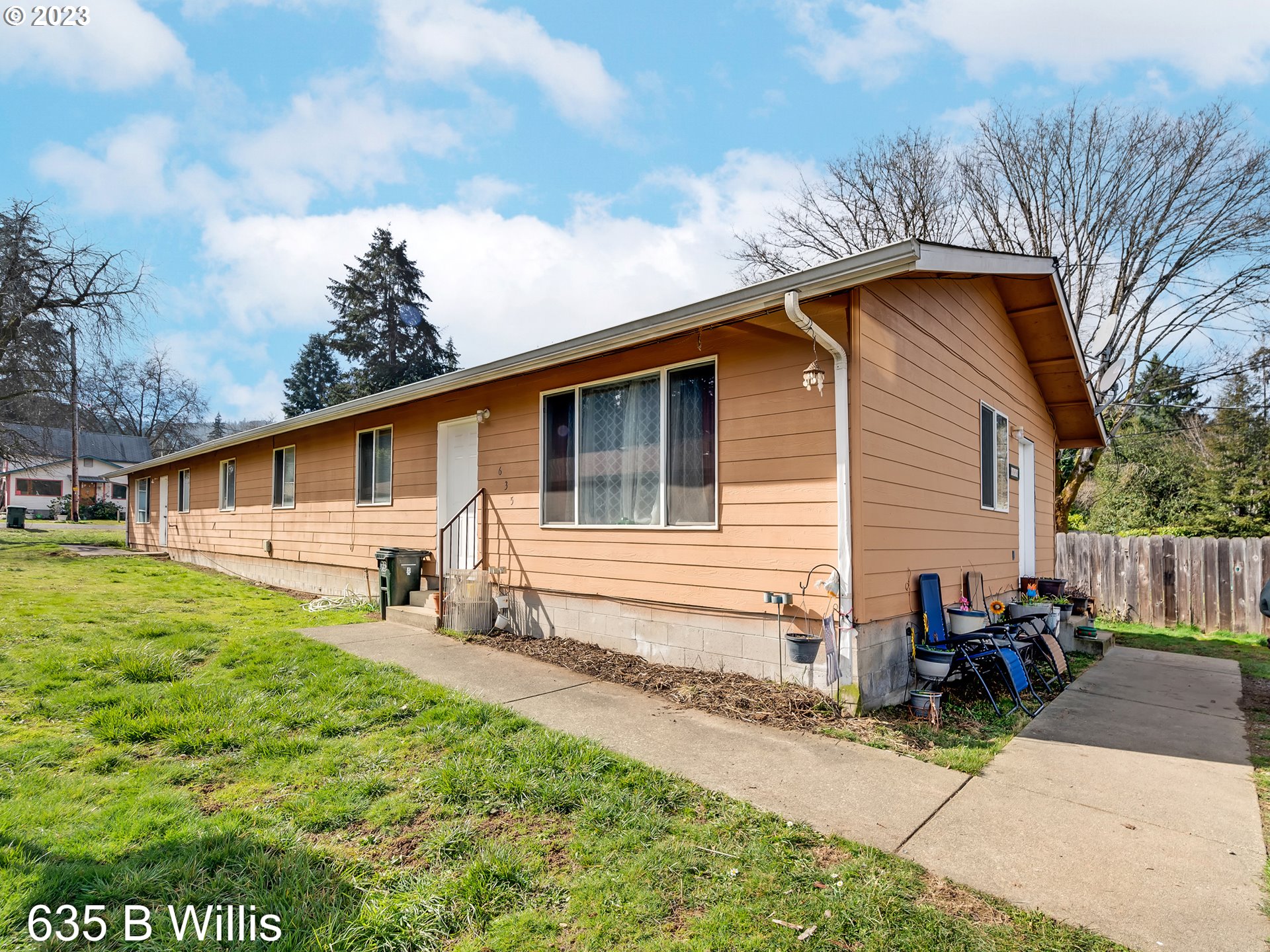 Price improvement and motivated seller! New roof and exterior paint in 2017. Both units have highly desirable open living space as well as a Primary Suite. Short walk to Glendale City park located nearby.