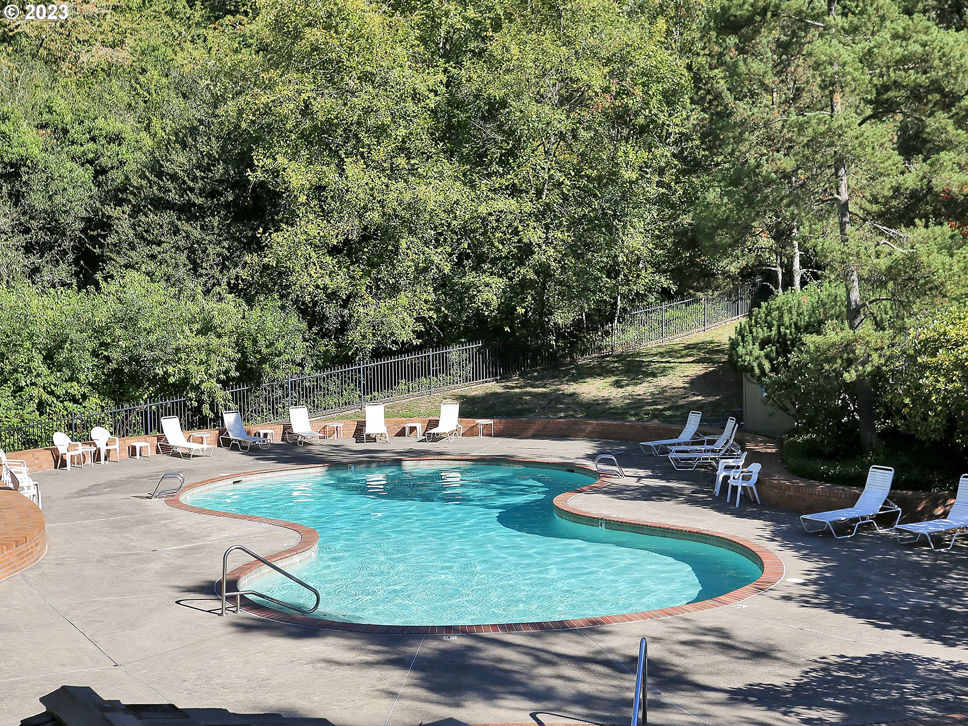 Photo #3: 23276402 Listing 