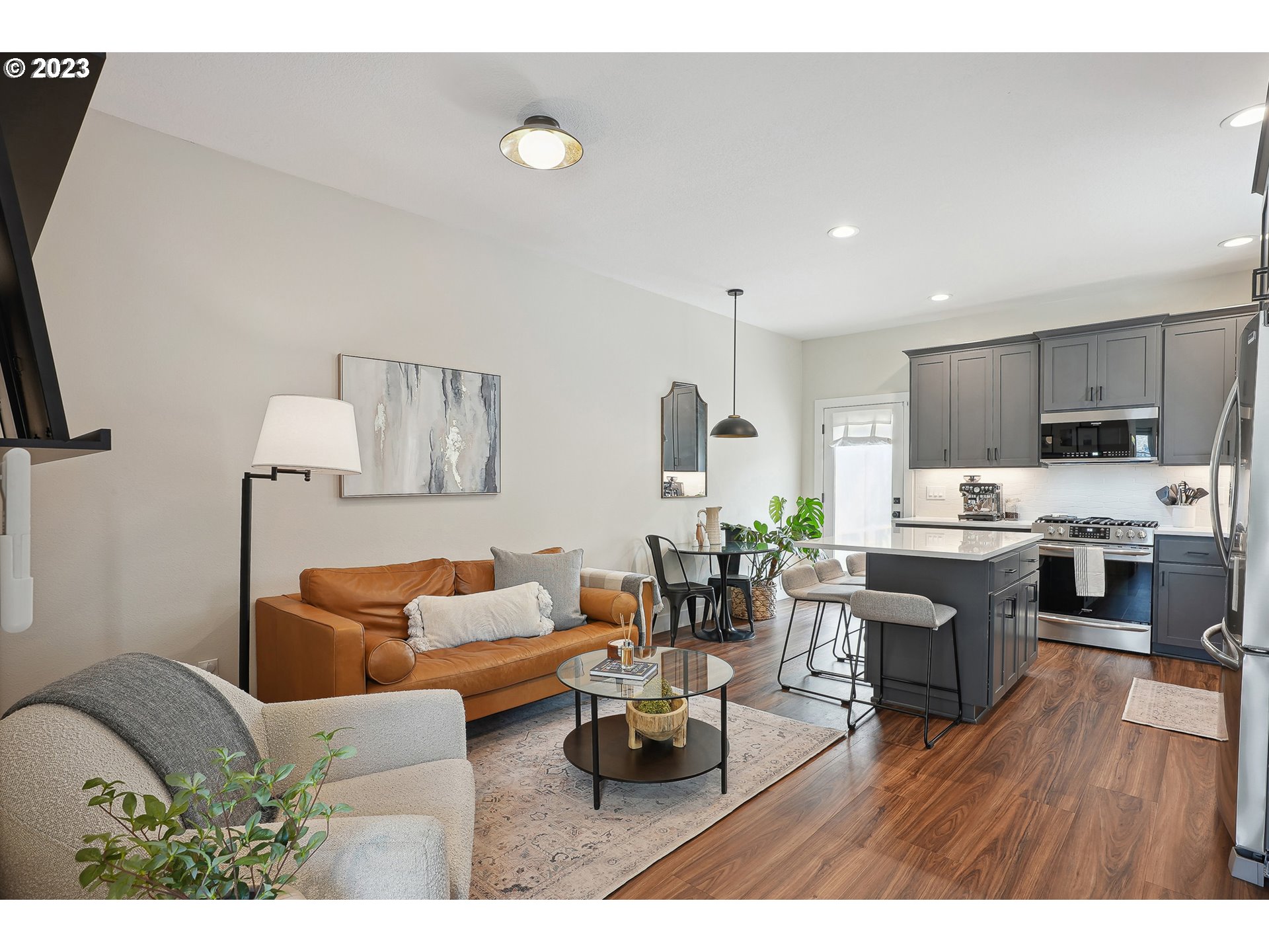 Photo #3: 23276894 Listing 