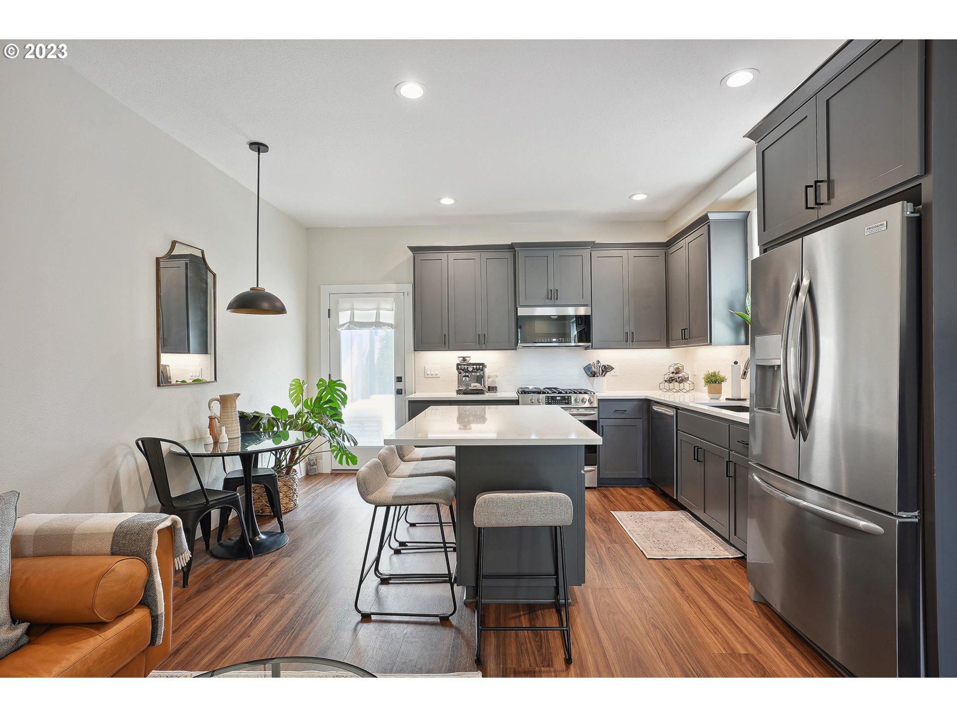 Photo #4: 23276894 Listing 