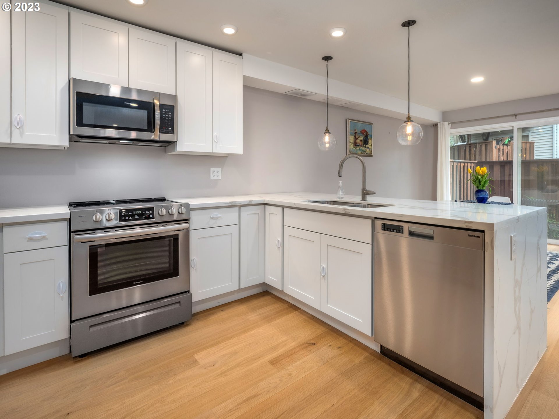 Photo #6: 23278240 Listing 