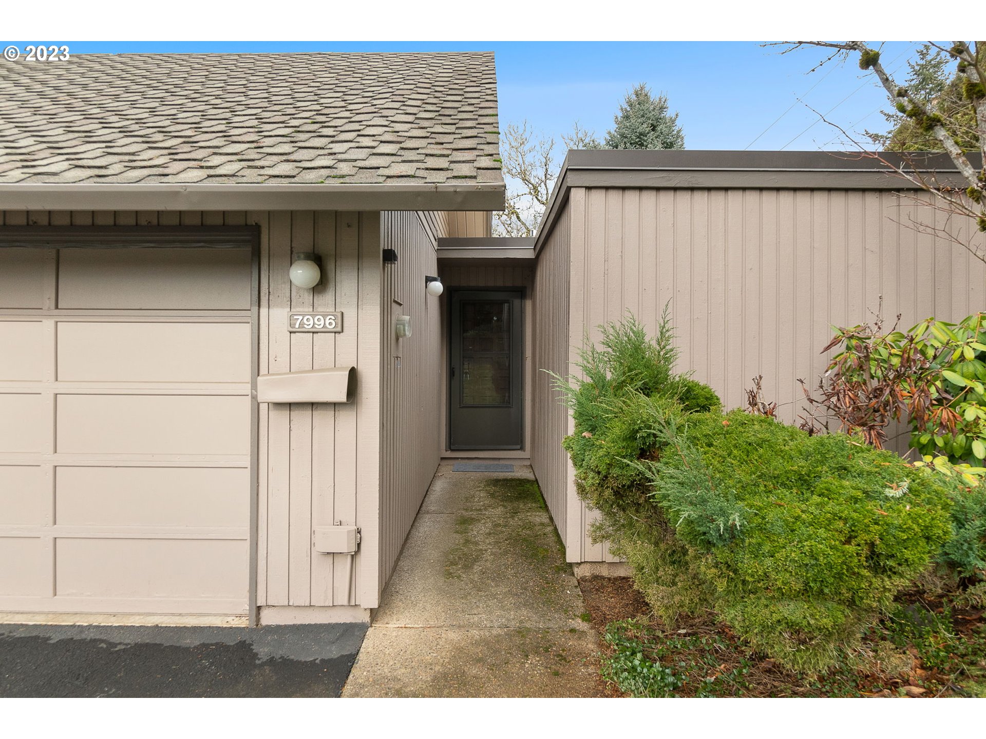 Photo #2: 23279545 Listing 