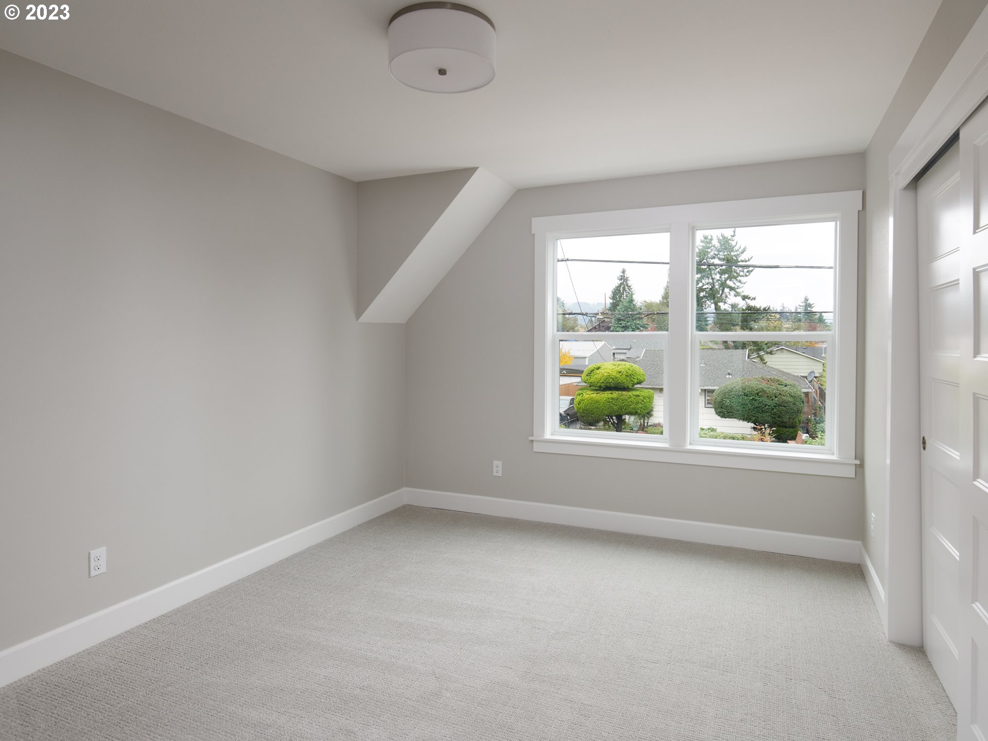 Photo #2: 23284839 Listing 