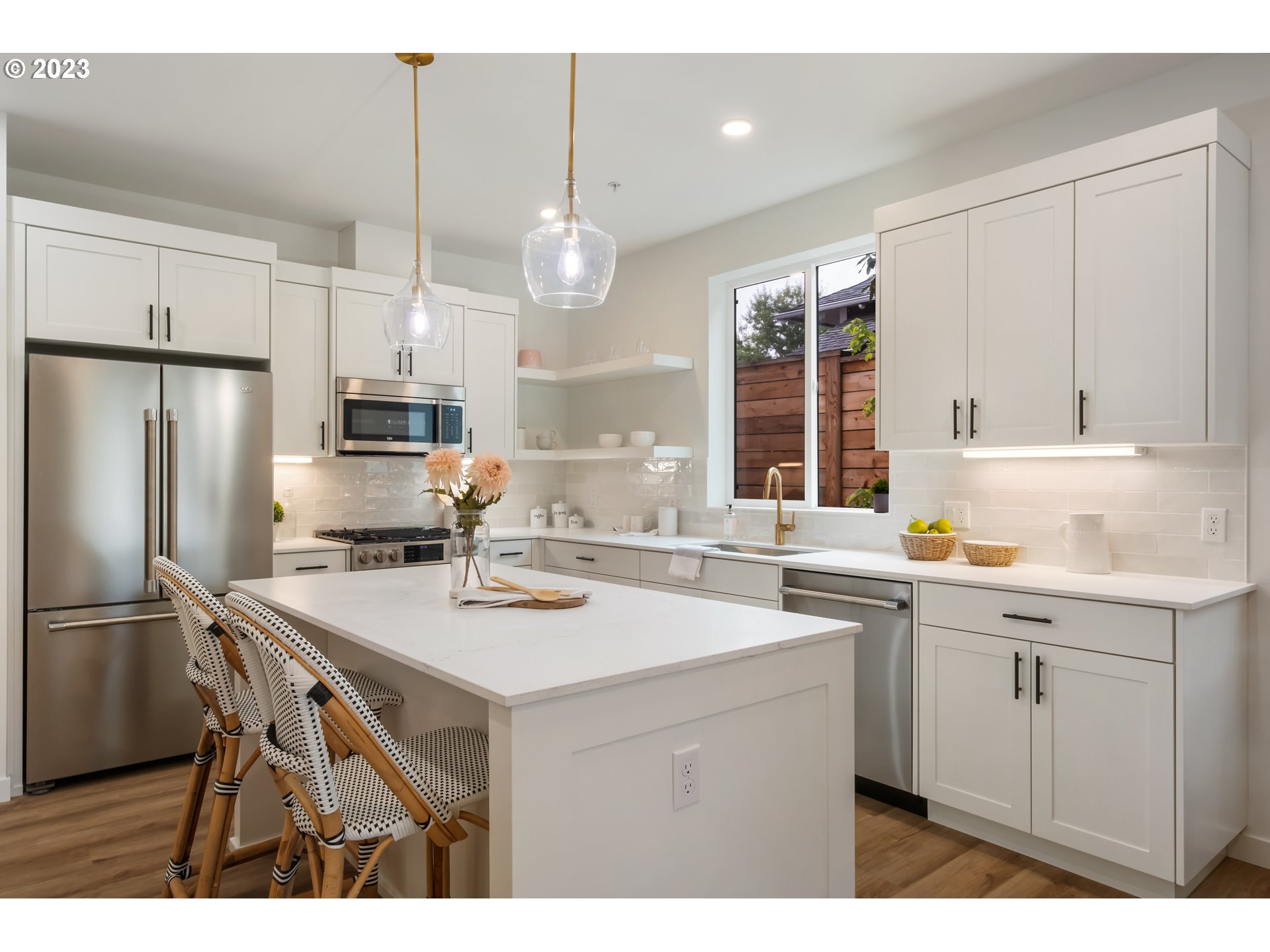 Photo #5: 23285173 Listing 