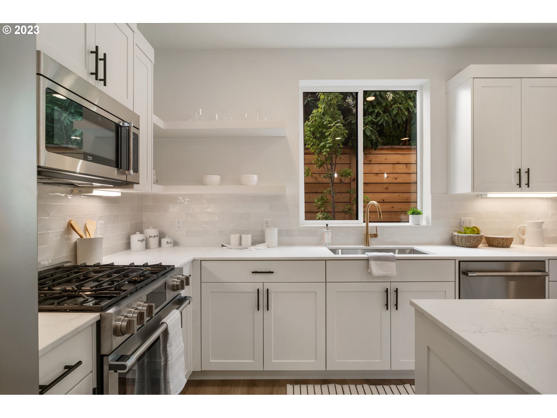 Photo #6: 23285173 Listing 