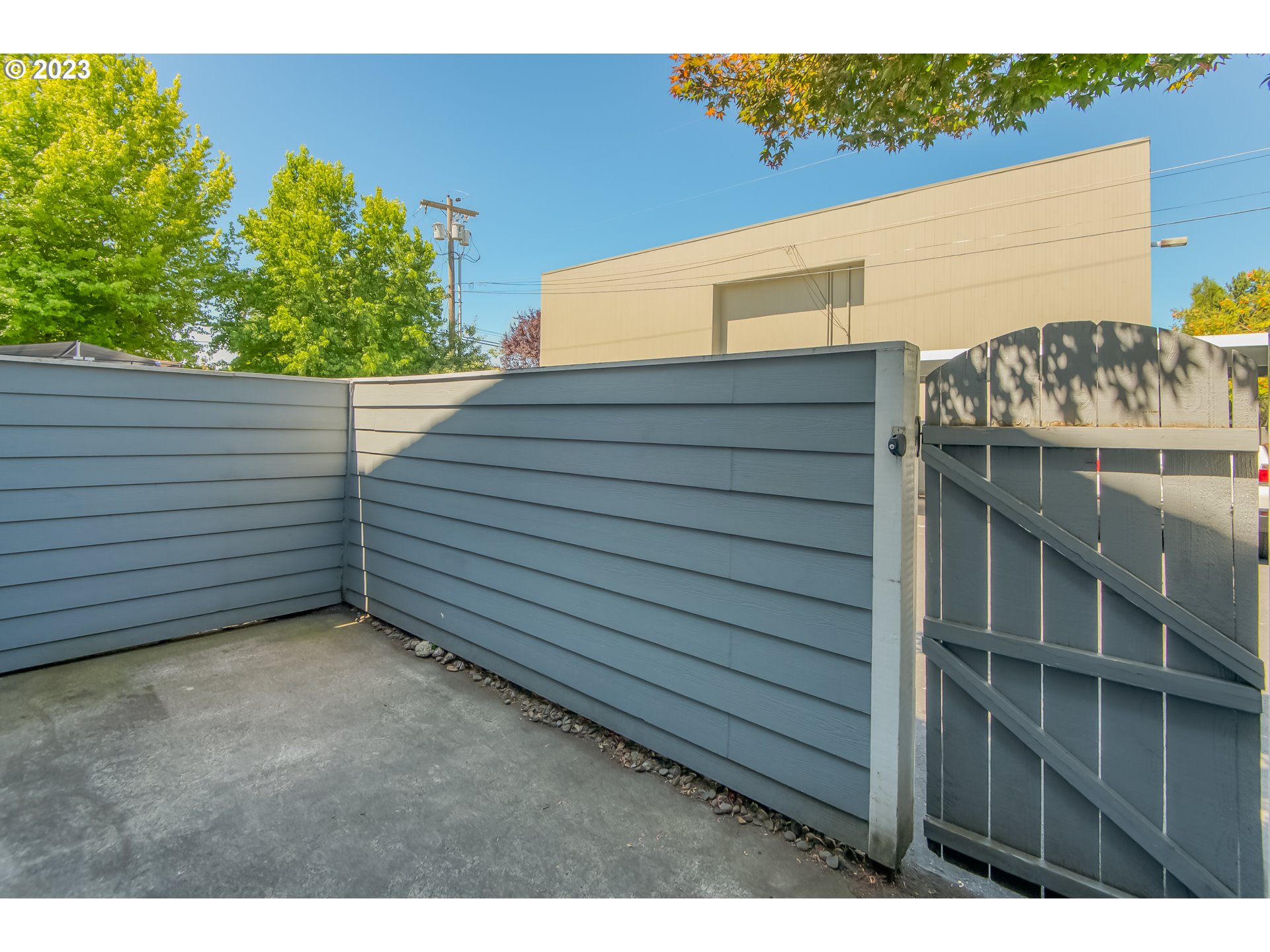 Photo #3: 23286946 Listing 
