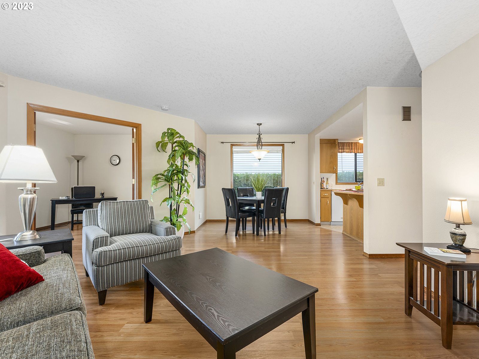 Photo #4: 23289825 Listing 