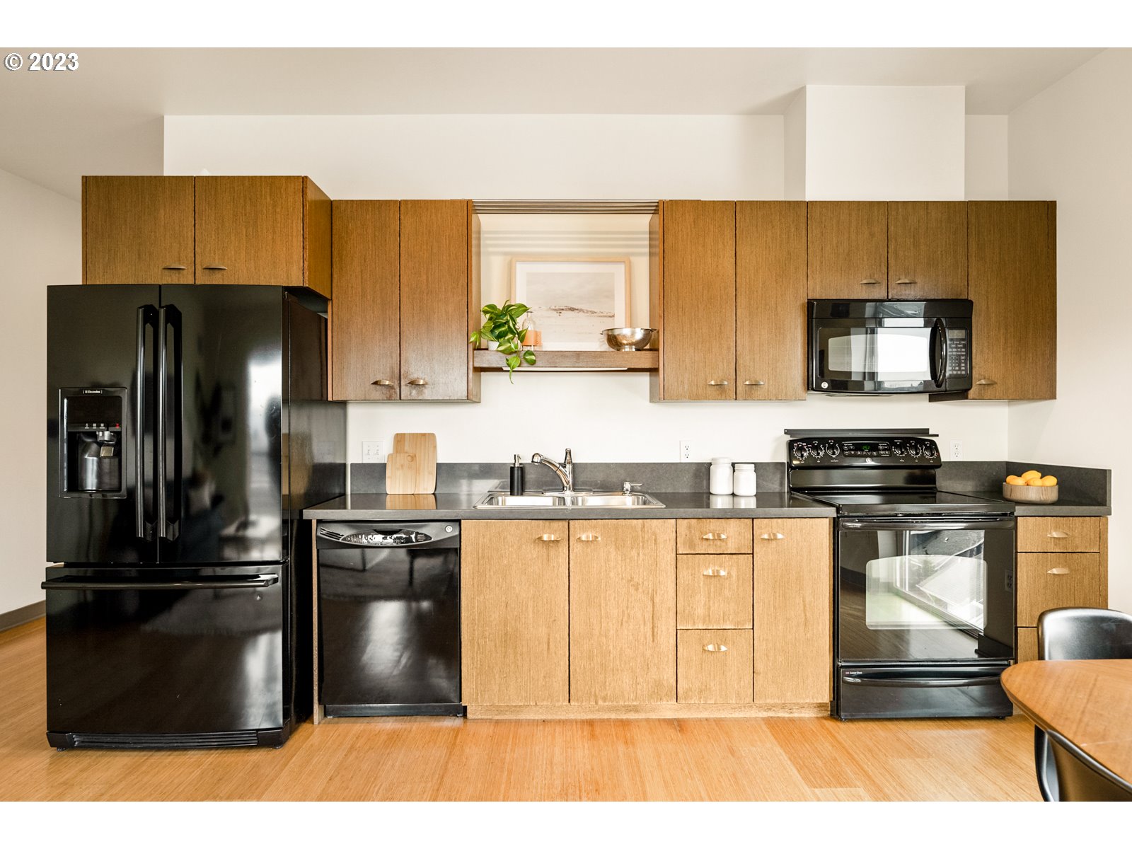 Photo #6: 23290941 Listing 
