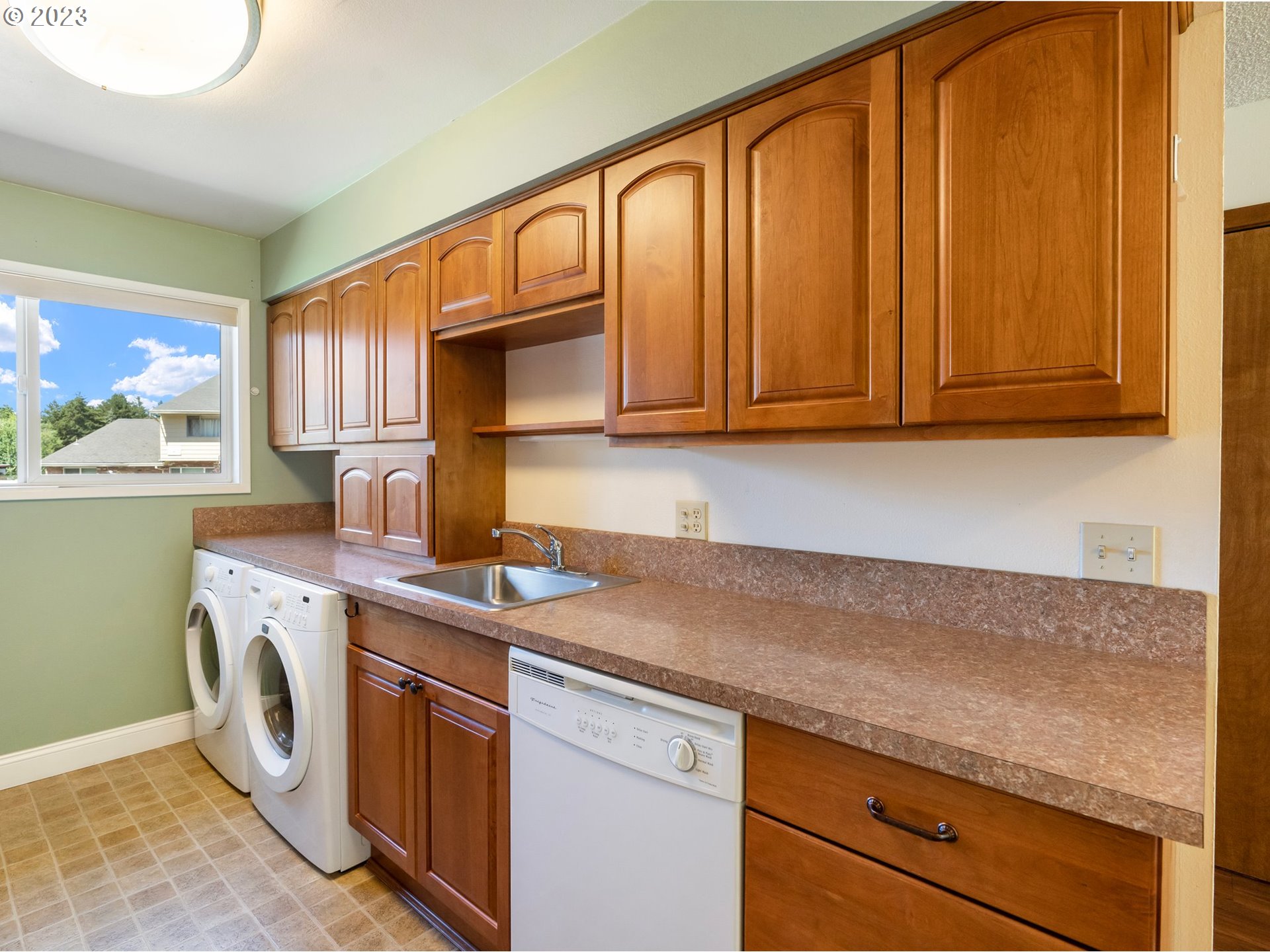 Photo #6: 23291070 Listing 
