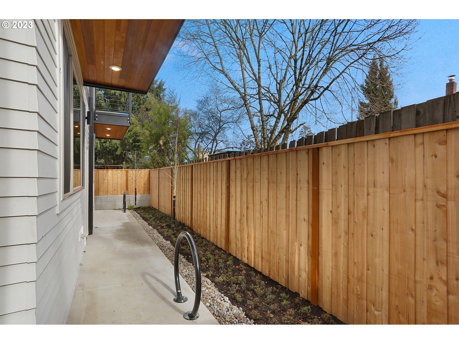 Photo #3: 23293116 Listing 
