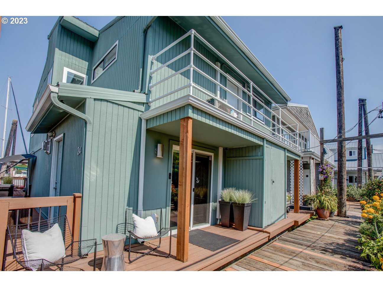 Floating Homes for Sale in Portland Oregon, Houseboats, Moorages, and