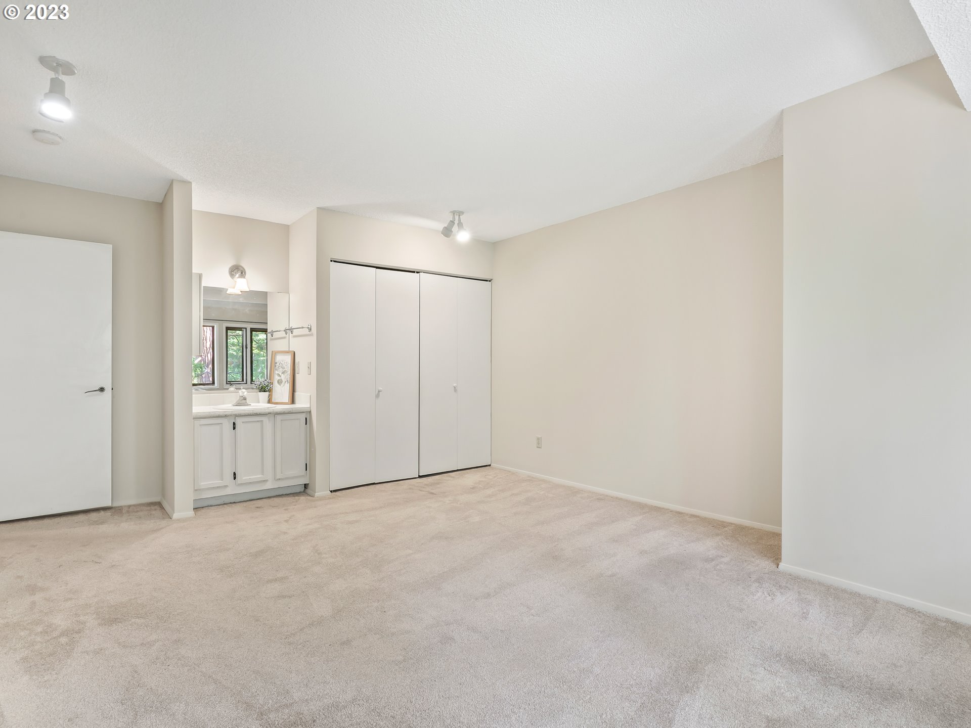 Photo #19: 23294232 Listing 