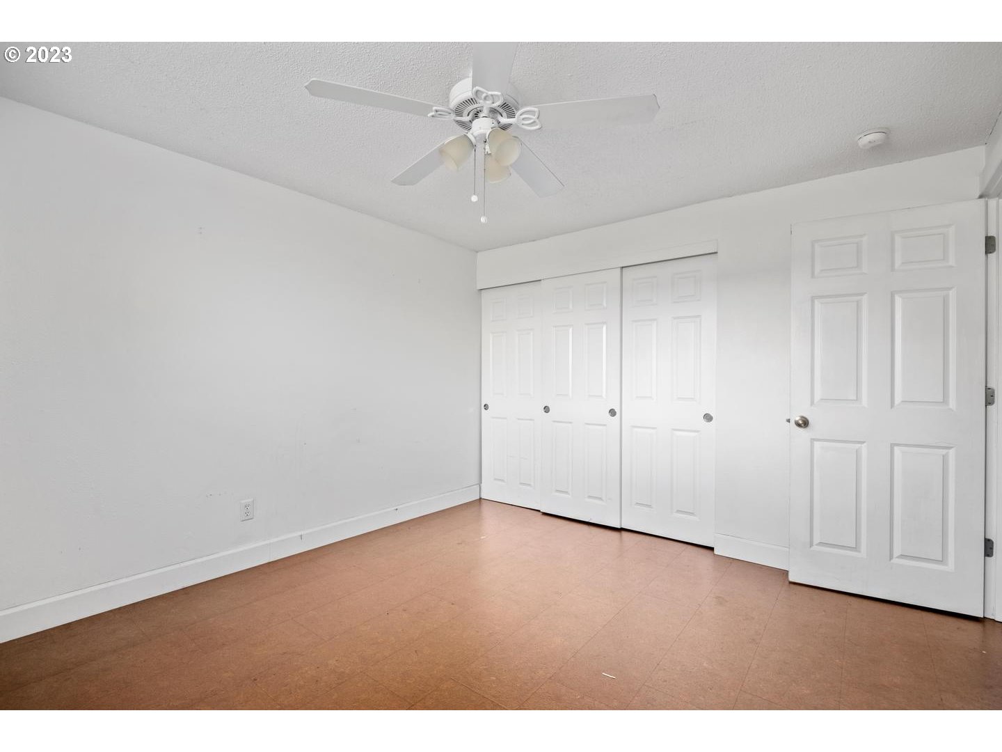 Photo #5: 23299151 Listing 