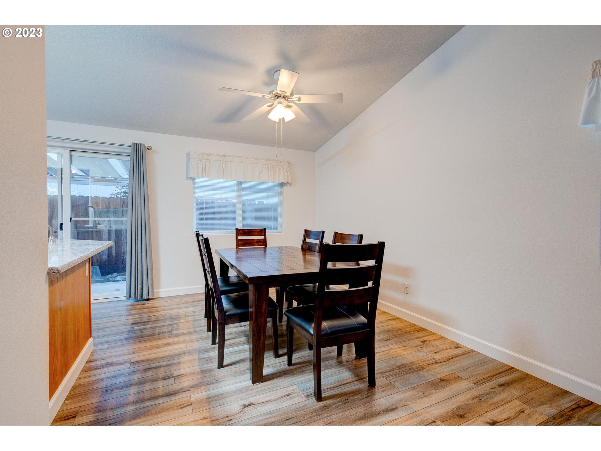 Photo #6: 23300196 Listing 