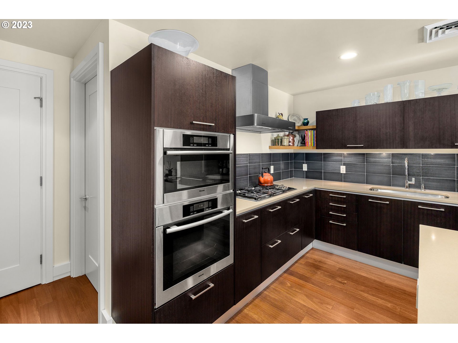 Photo #6: 23300331 Listing 
