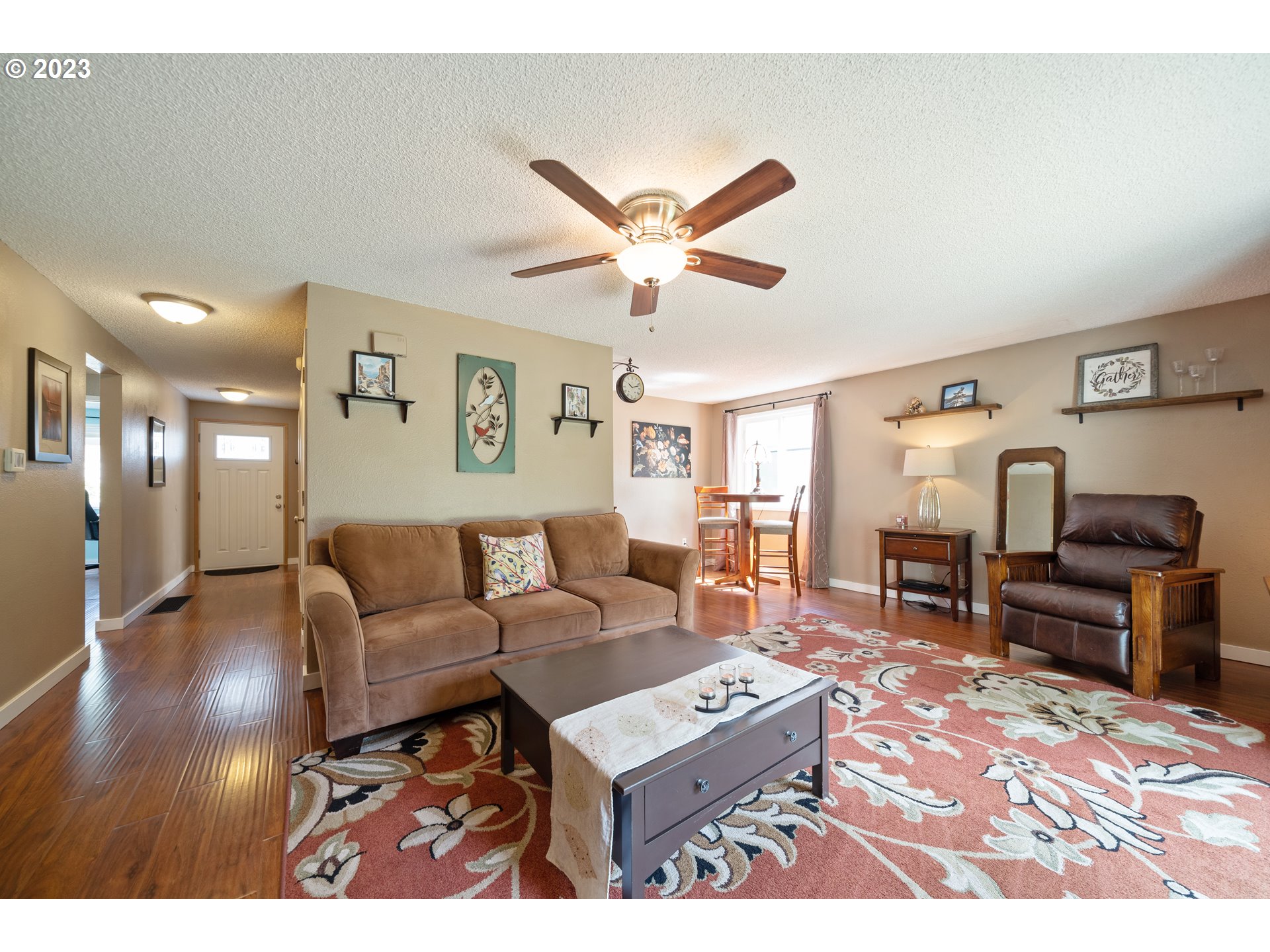 Photo #3: 23317149 Listing 
