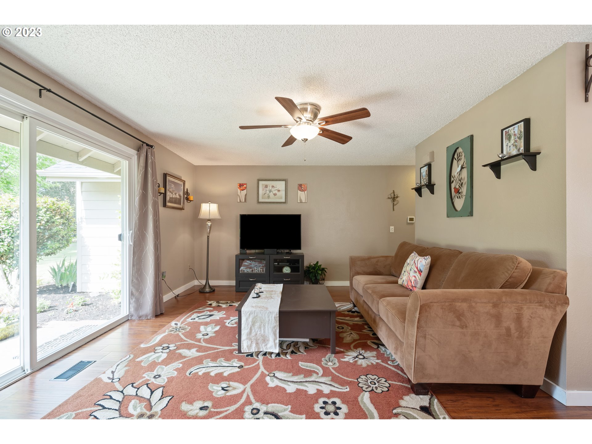 Photo #5: 23317149 Listing 