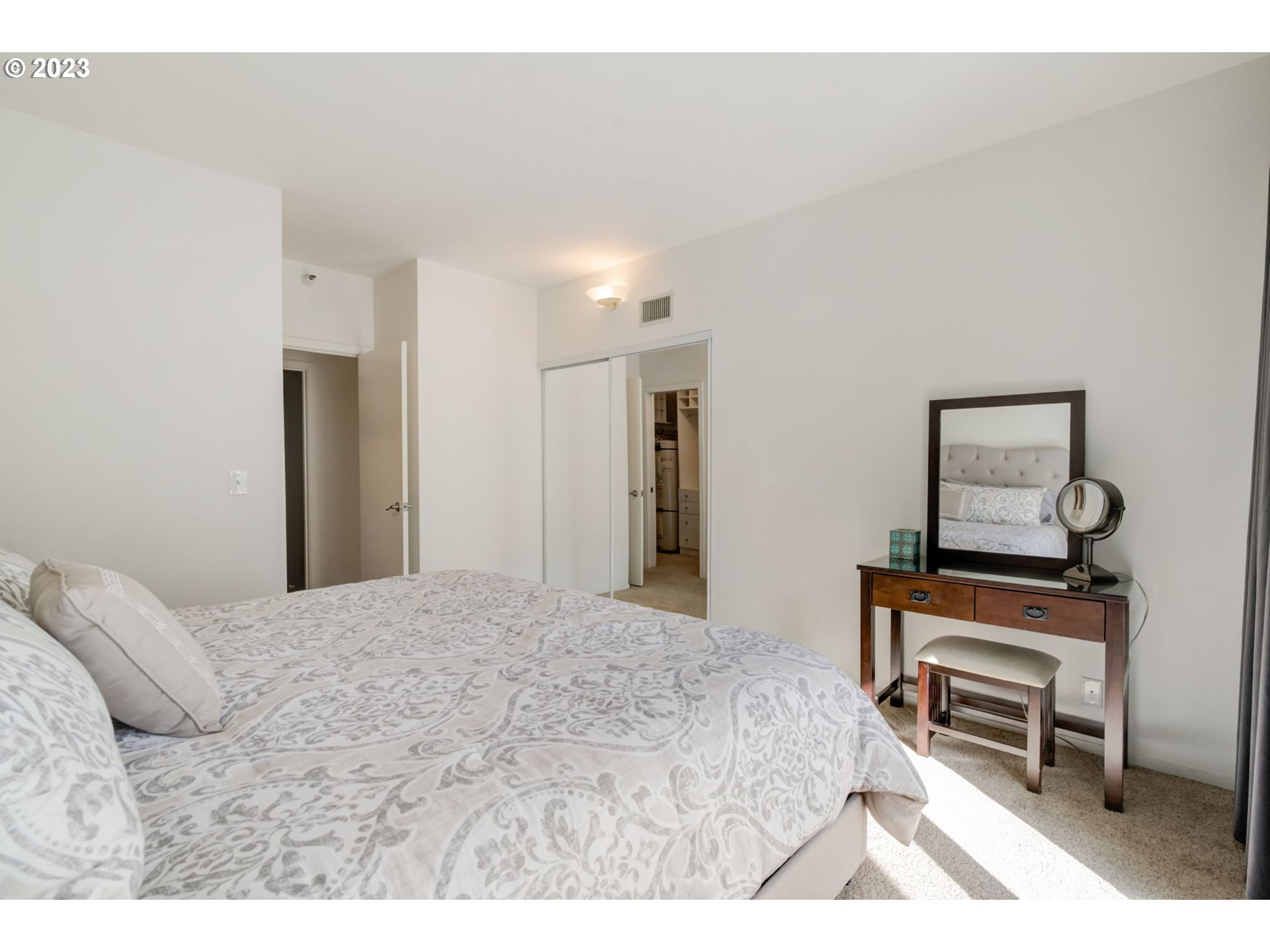 Photo #10: 23317969 Listing 