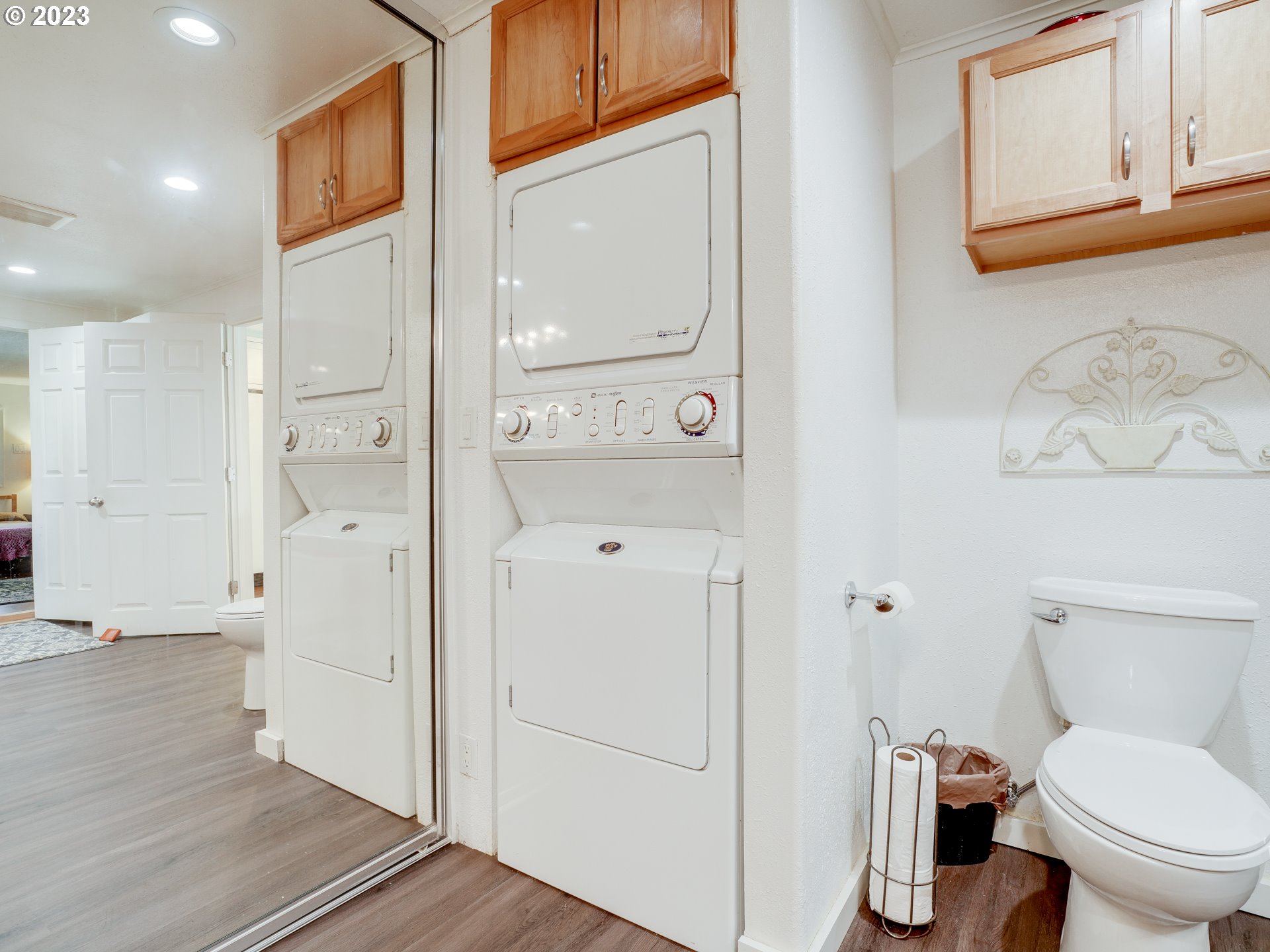 Floating Homes for Sale in Portland Oregon, Houseboats, Moorages, and