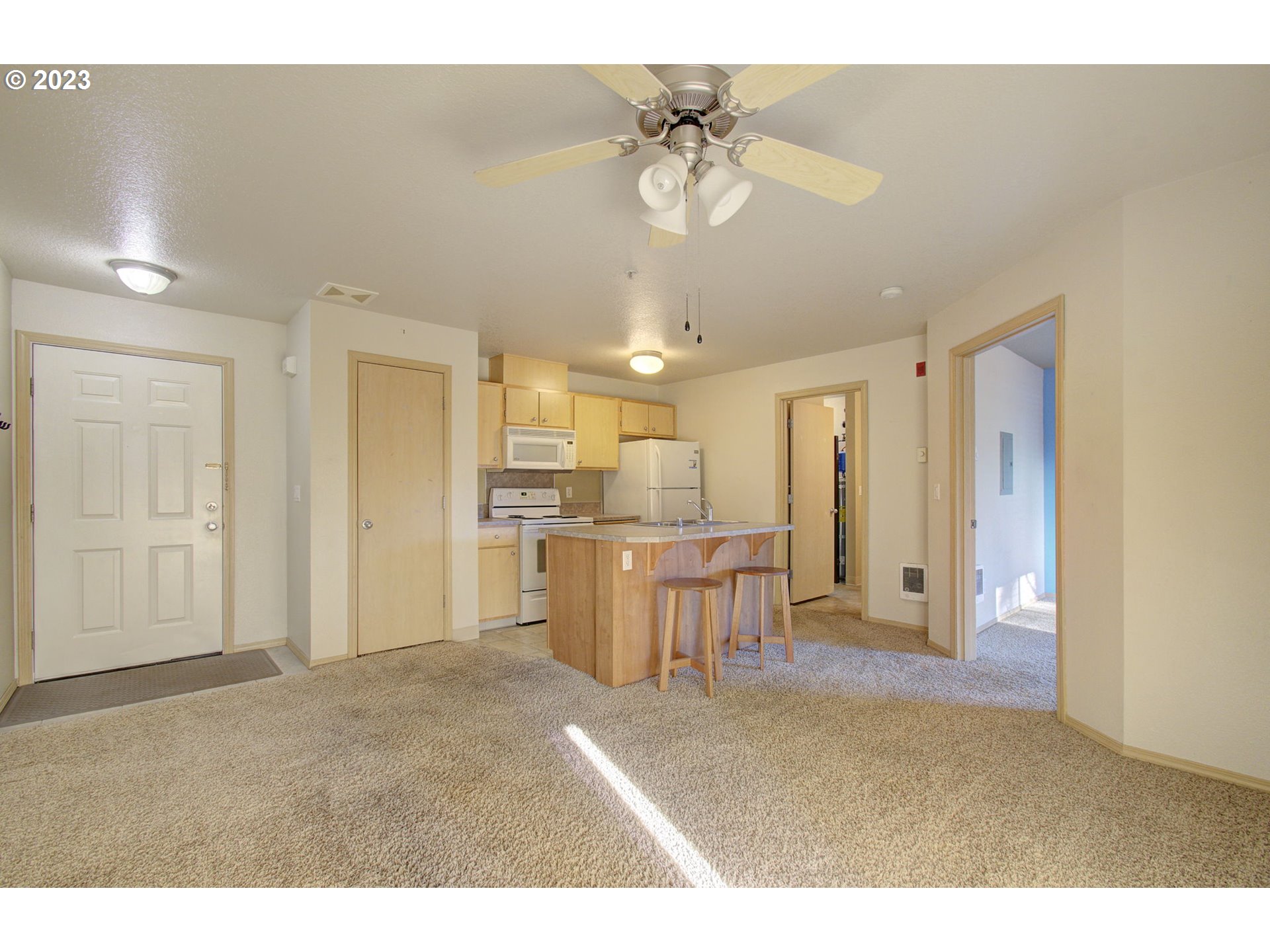 Photo #5: 23319246 Listing 