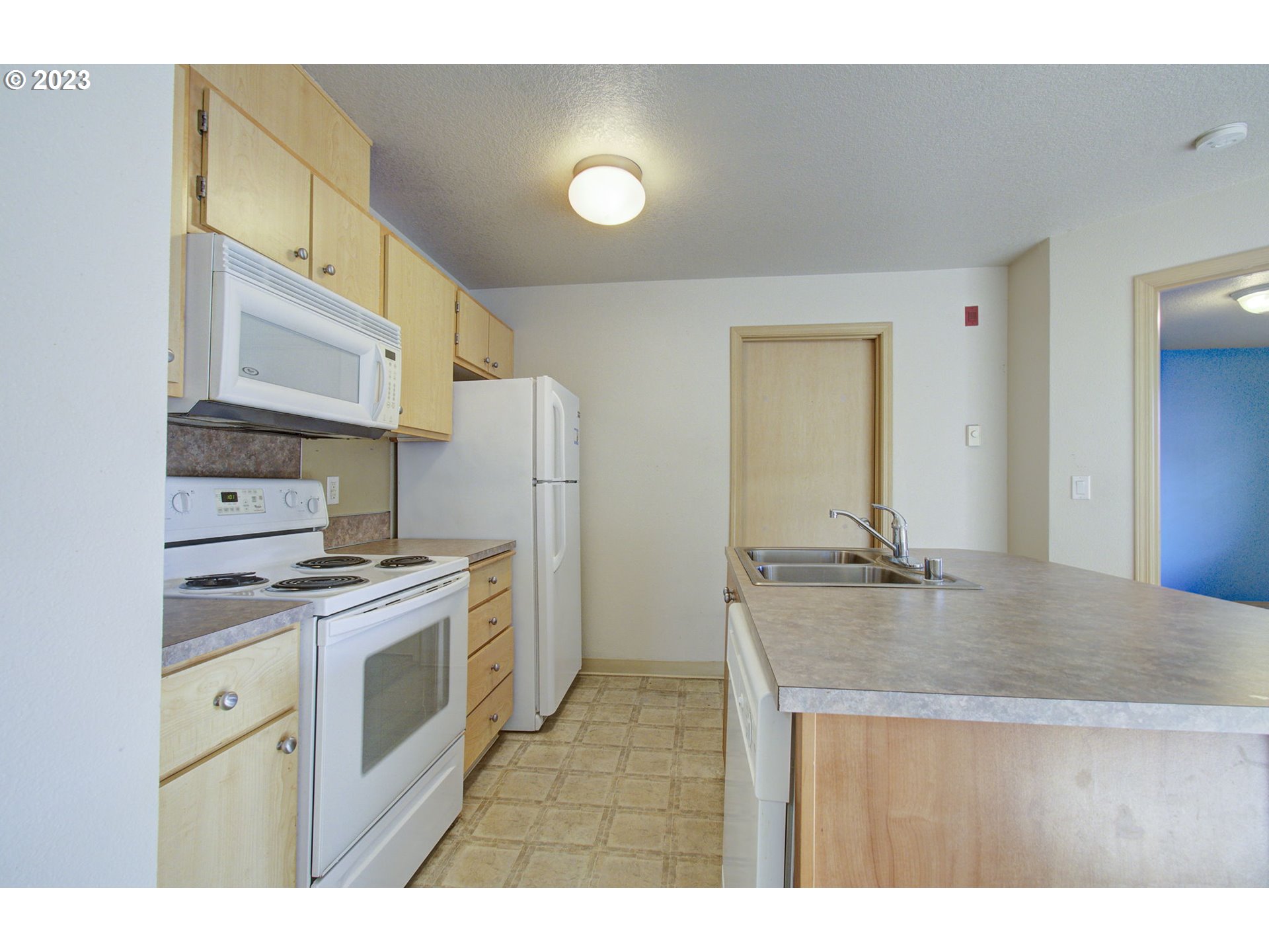 Photo #6: 23319246 Listing 