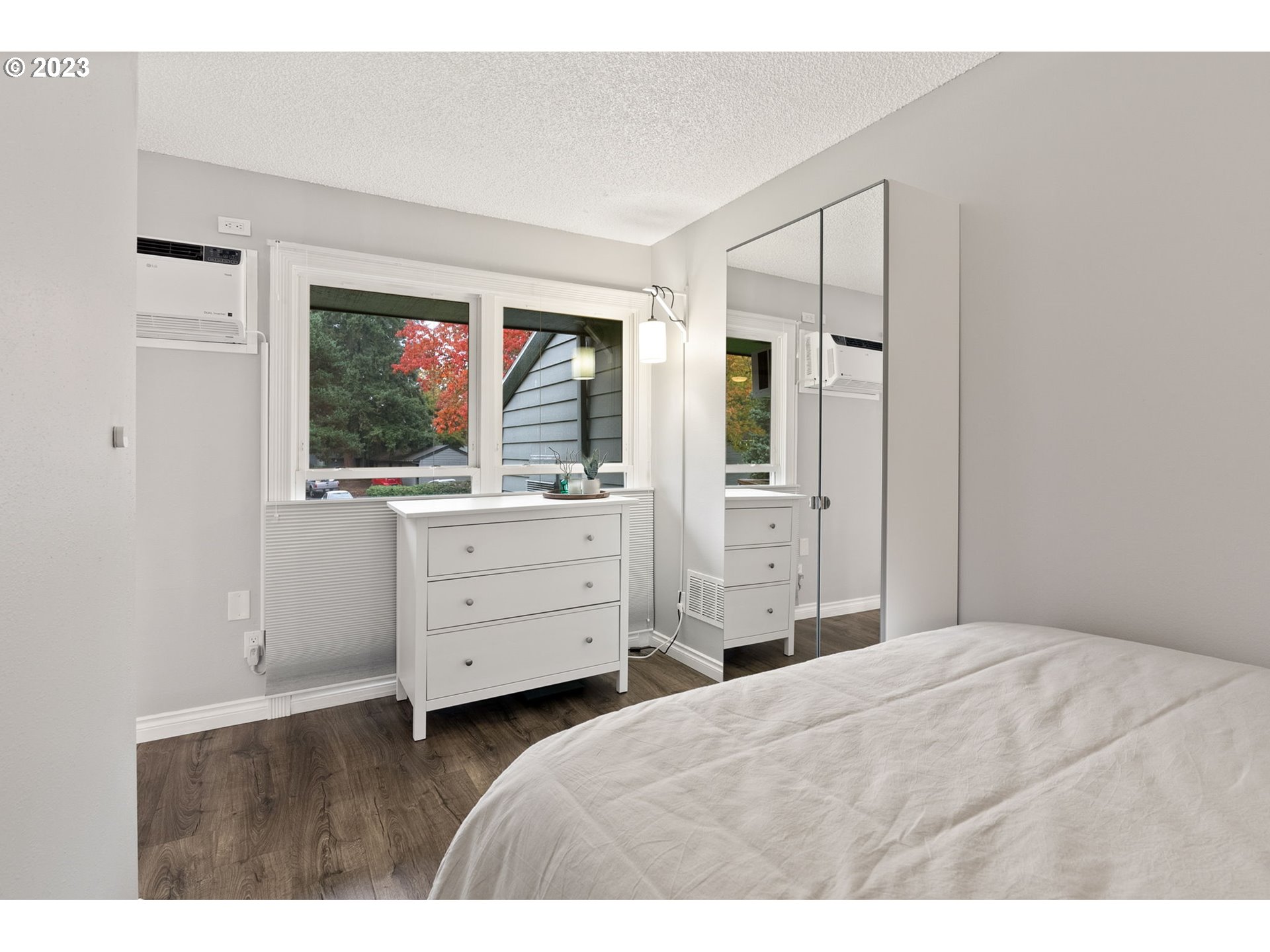 Photo #4: 23320220 Listing 