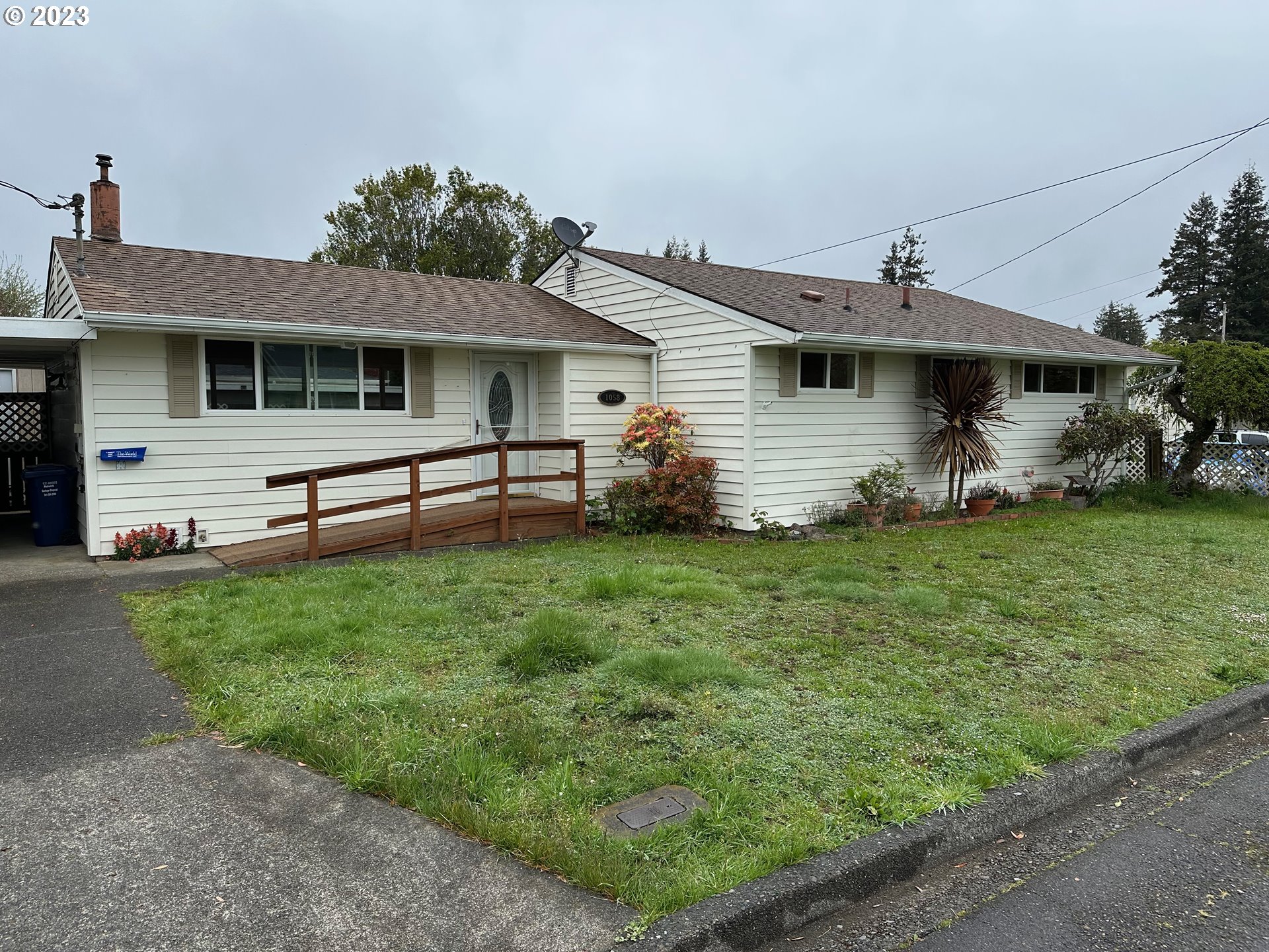 1058 W 10TH ST, Coquille, OR 97423