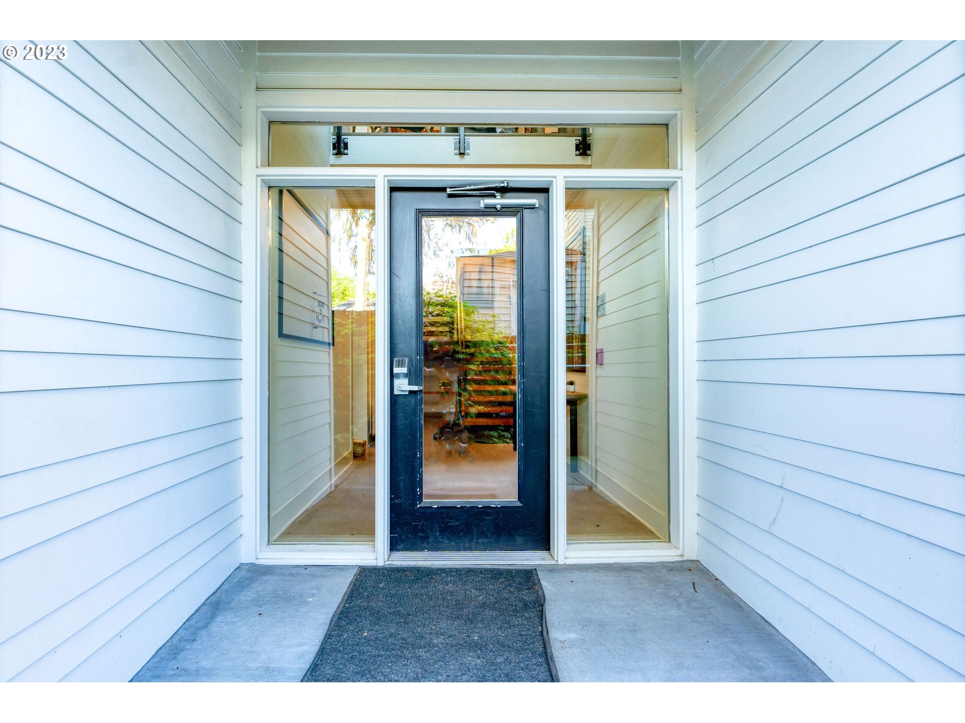 Photo #3: 23321921 Listing 