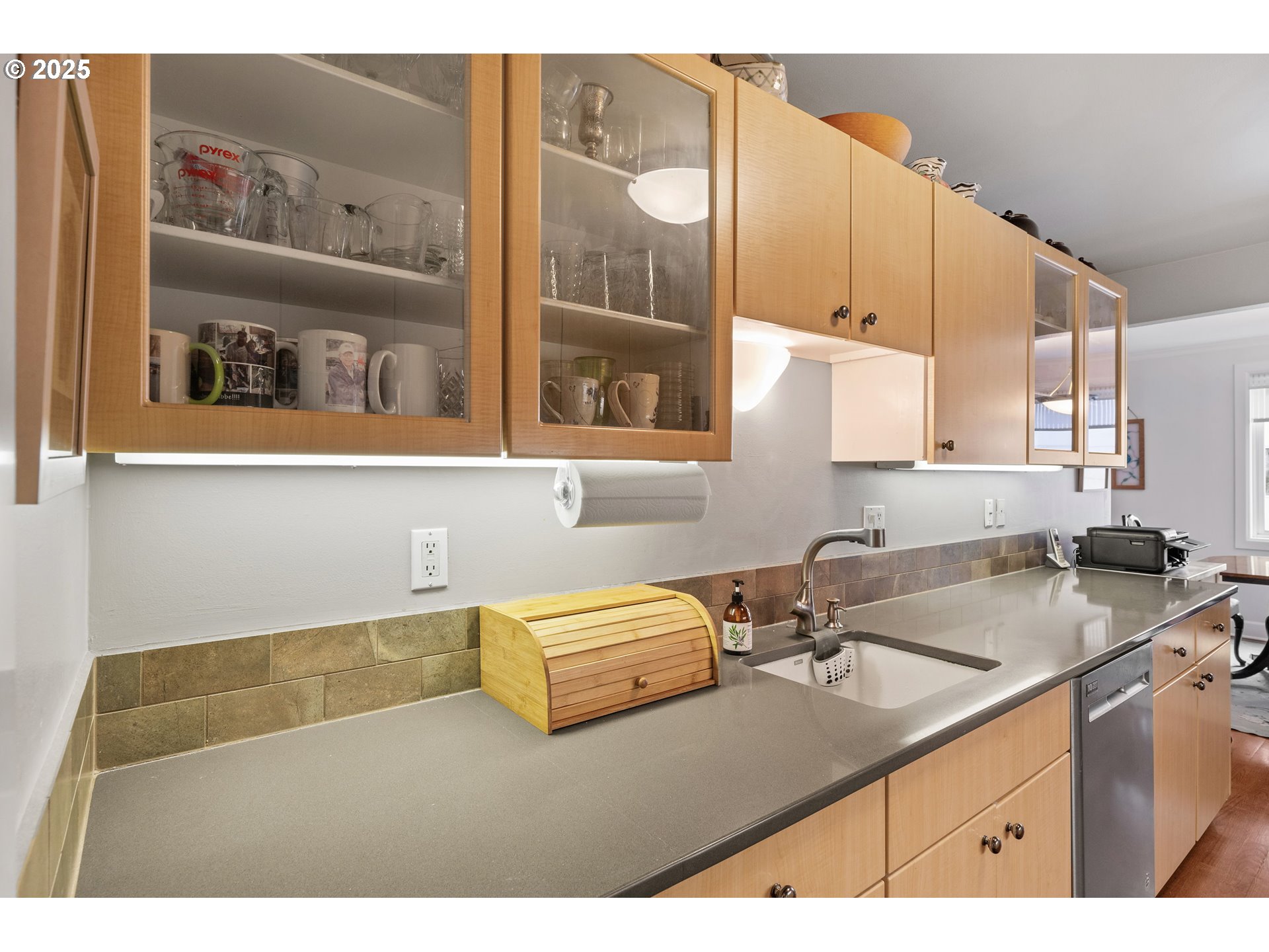 Photo #18: 233235526 Listing: Photo #18