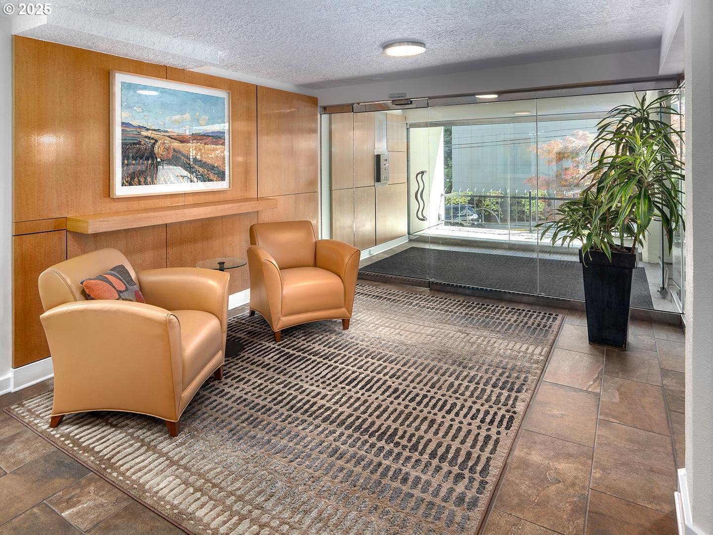 Photo #4: 233235526 Listing: Photo #4