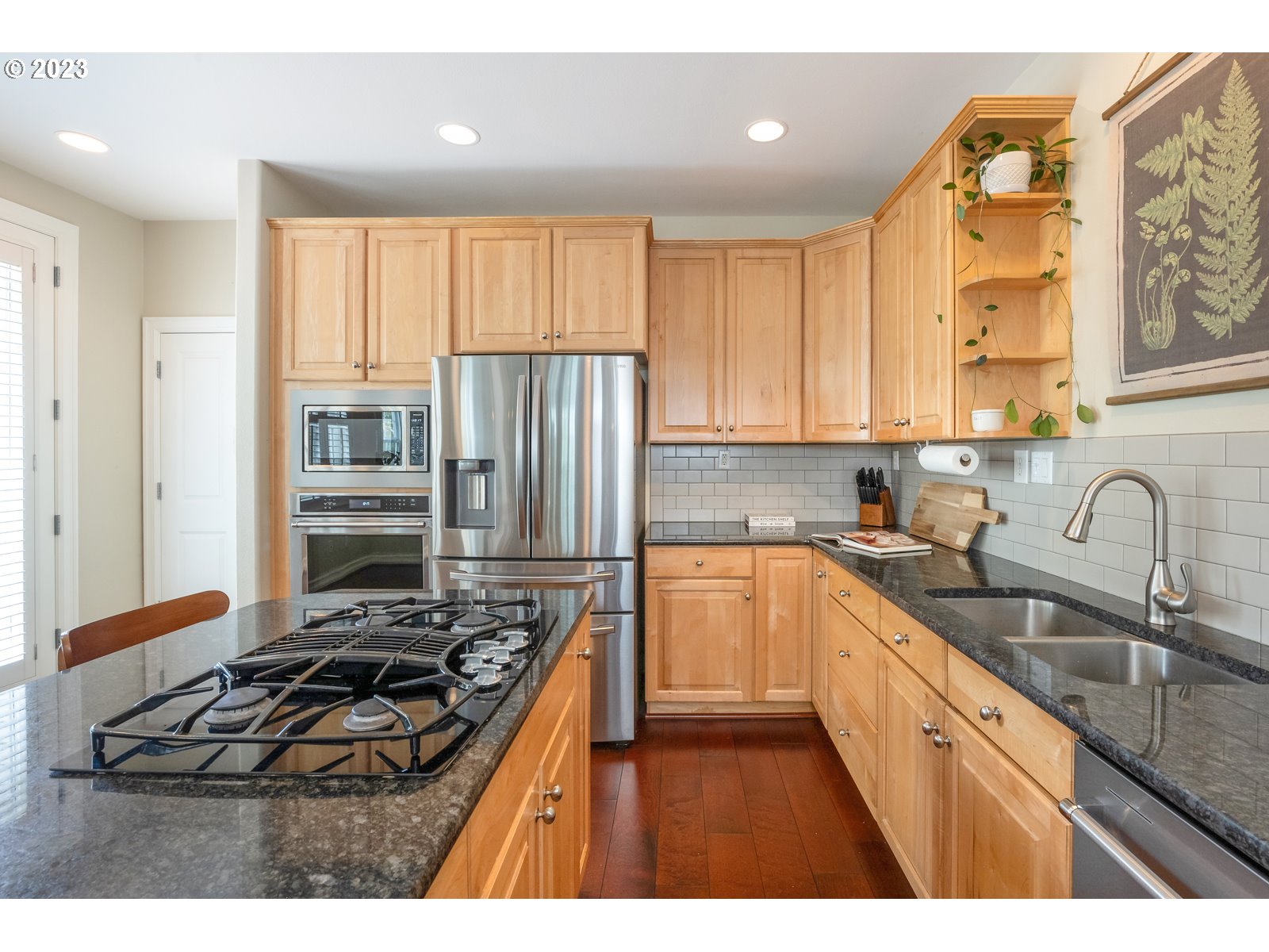 Photo #5: 23327028 Listing 